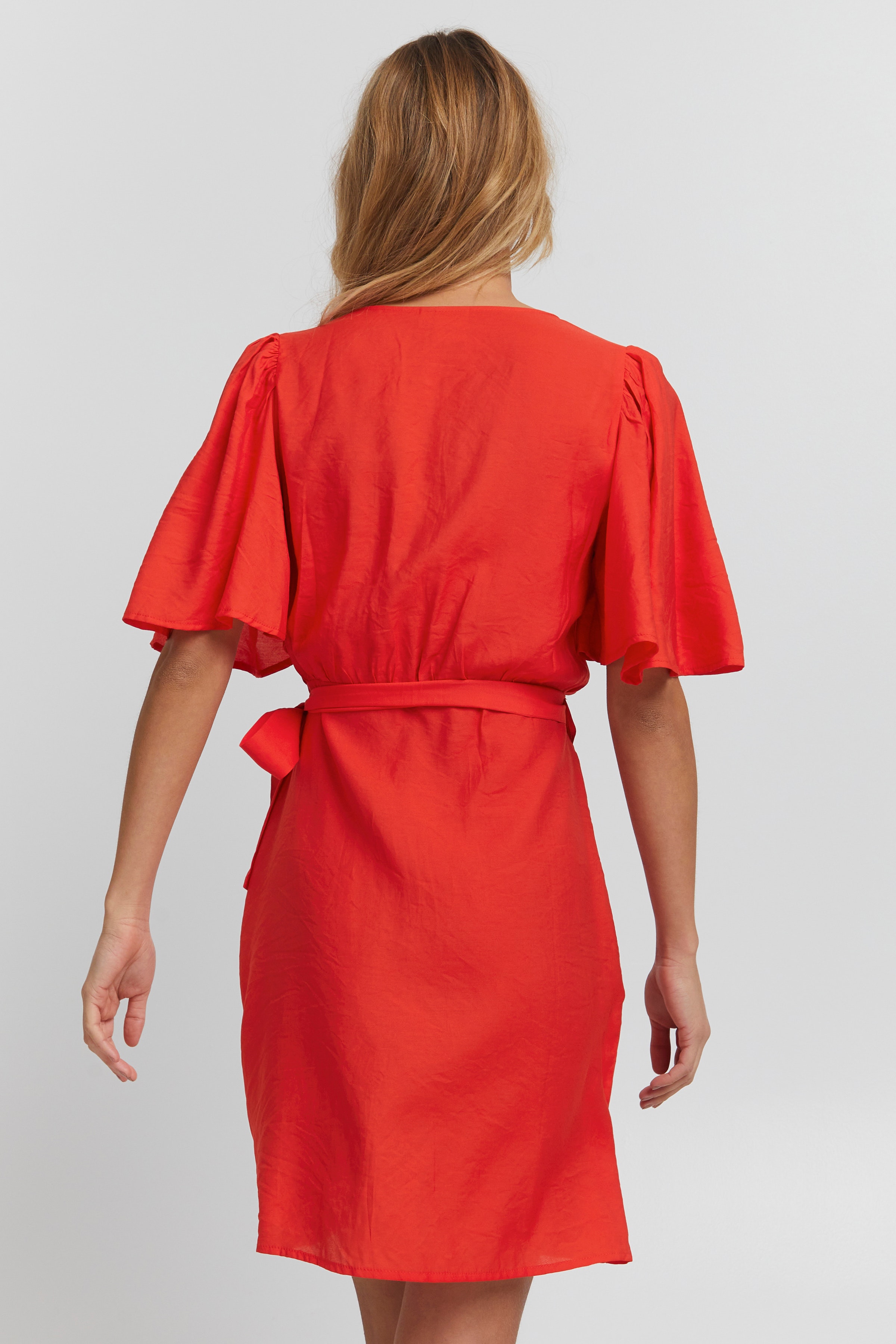 IXIRA Kjole LOOKBOOK FRONT 20117760-171663