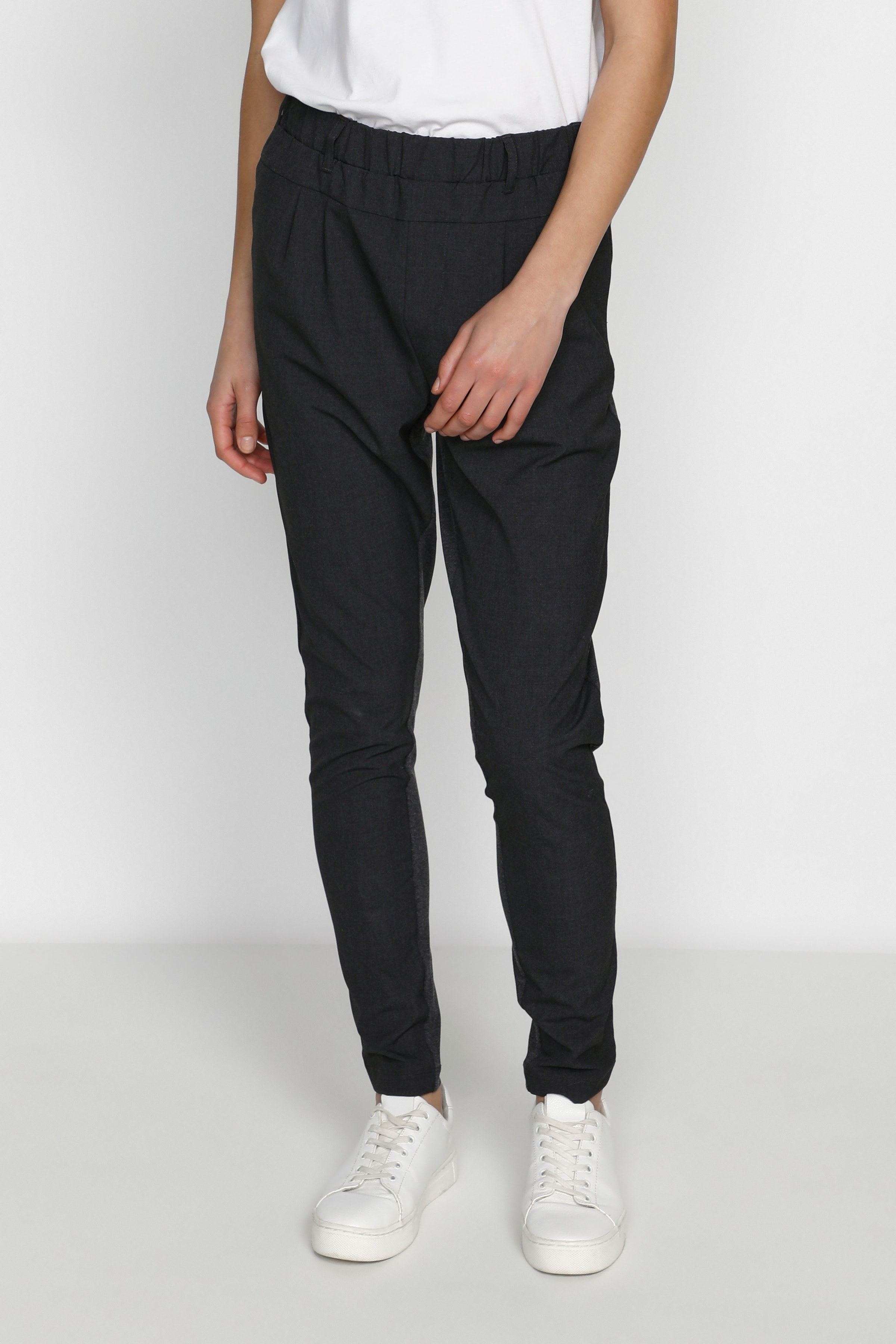 Jillian Bukser LOOKBOOK FRONT 501021-50016