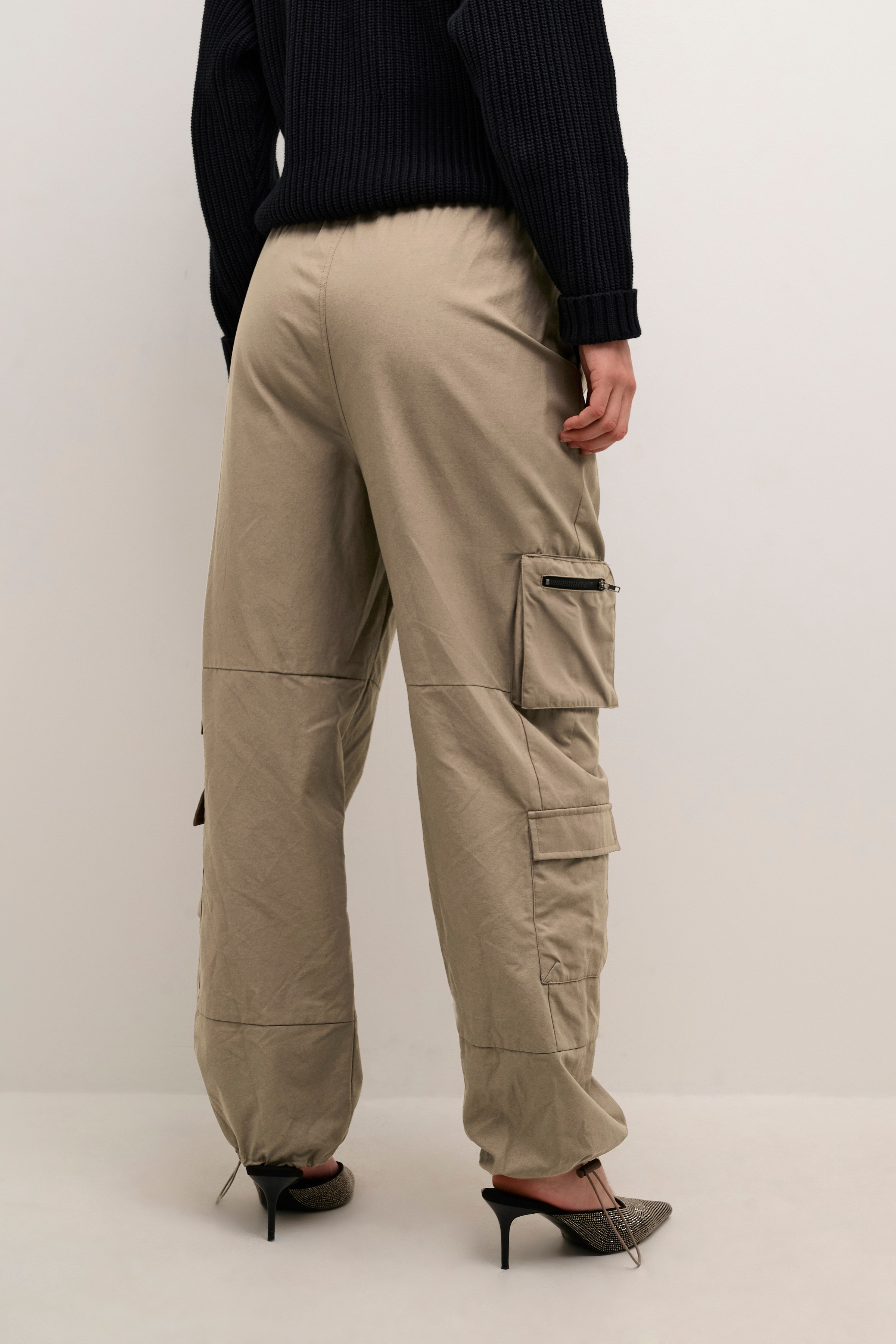 JamieKB Trousers LOOKBOOK FRONT 10104434-181112