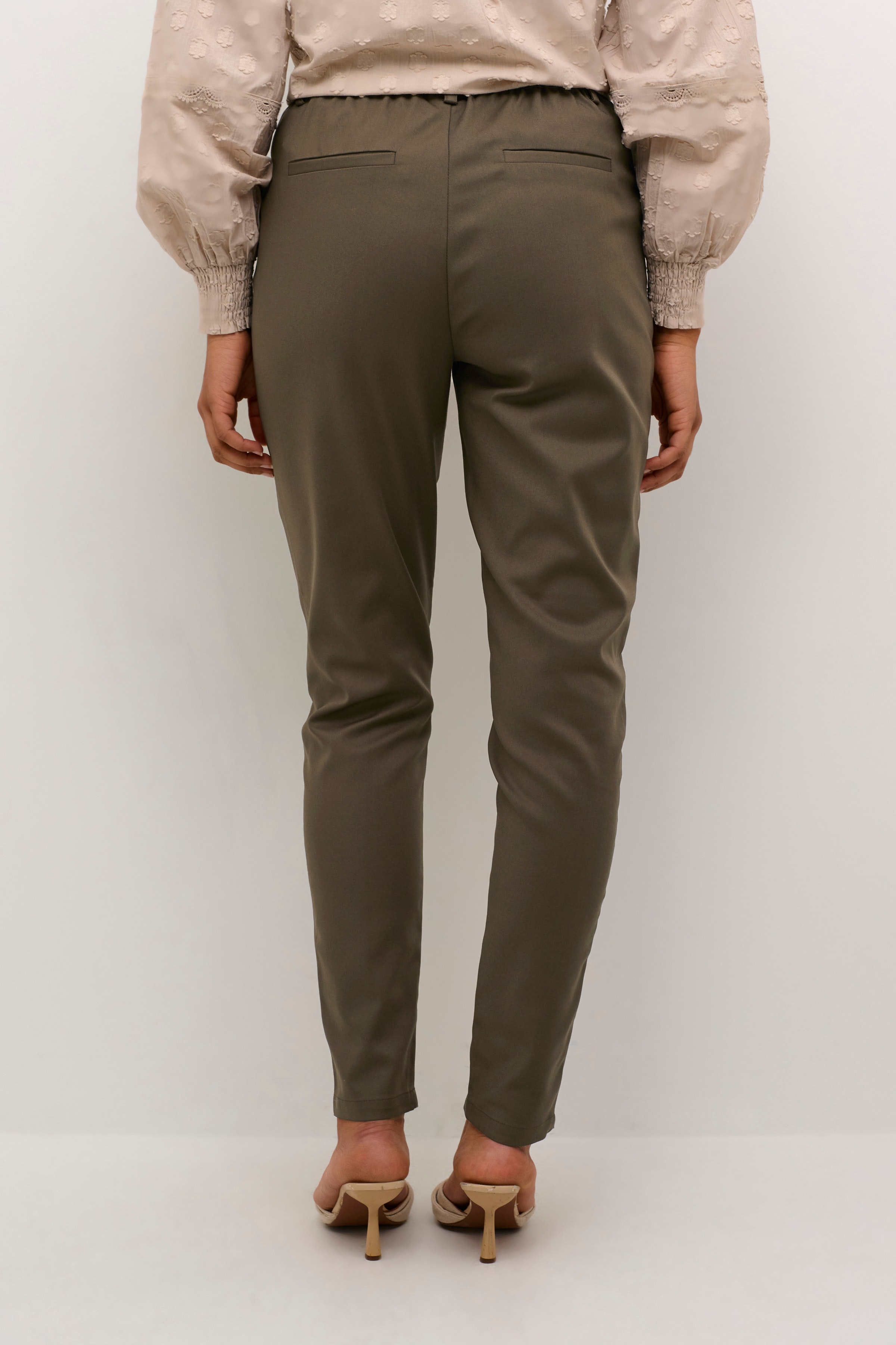 KAloraine Trousers LOOKBOOK BACK 10509133-190810