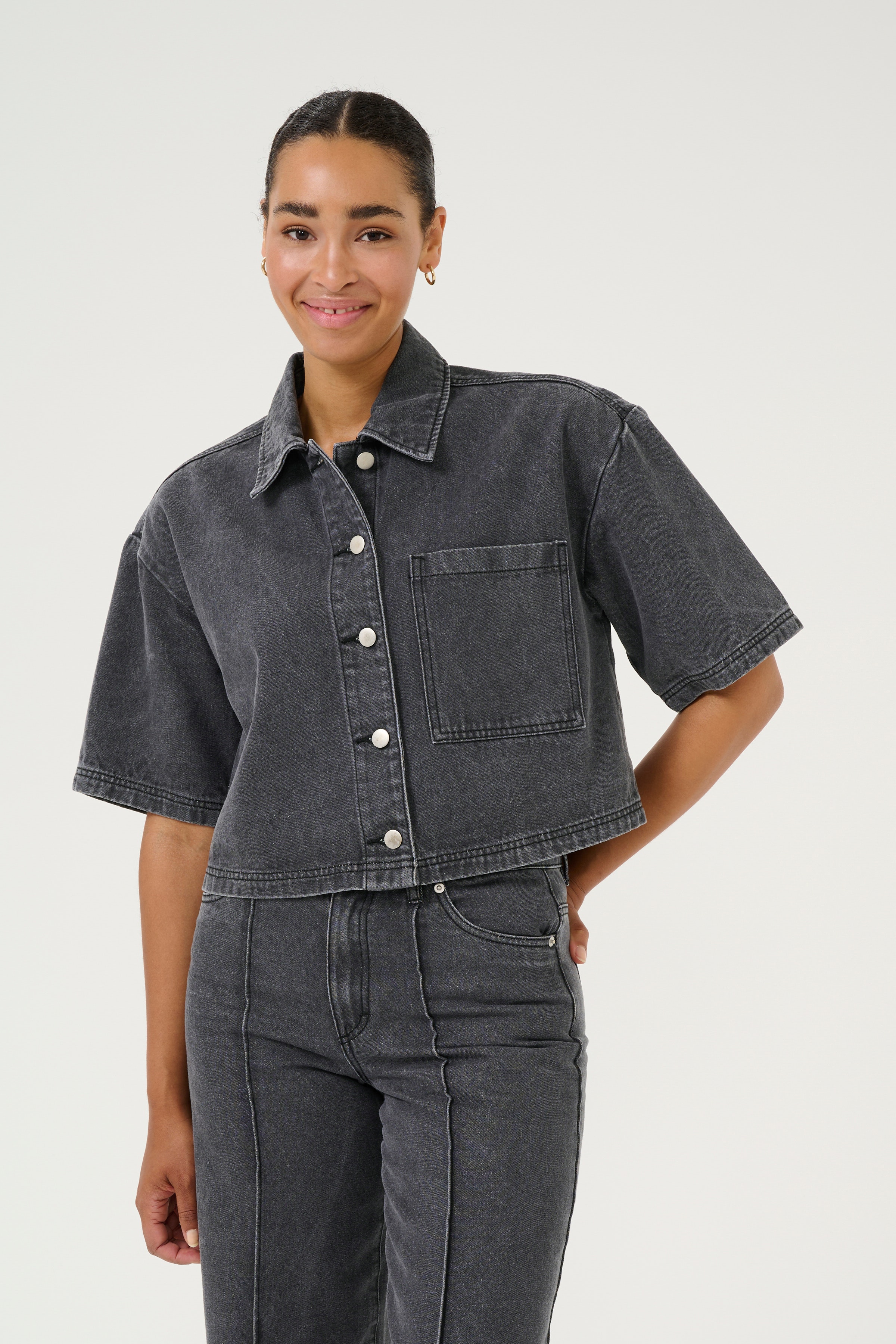 KAkhloe Skjorta LOOKBOOK FRONT 10552345-103162