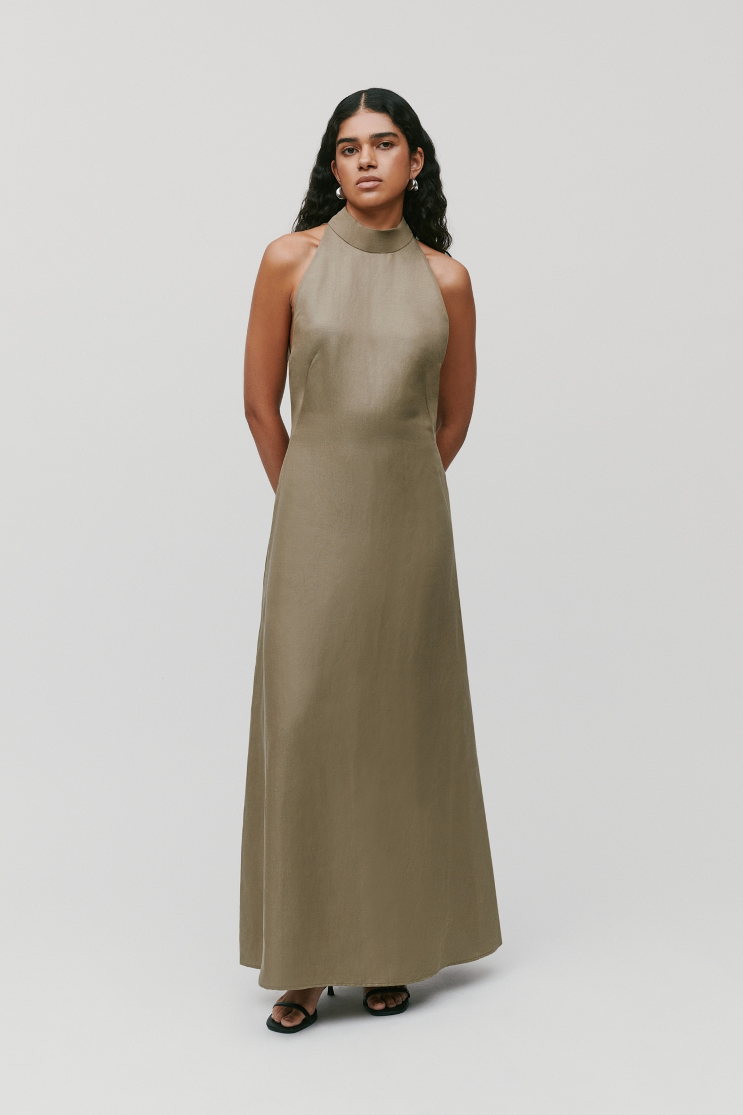 NELA Kjole LOOKBOOK FRONT 30600538-GR549