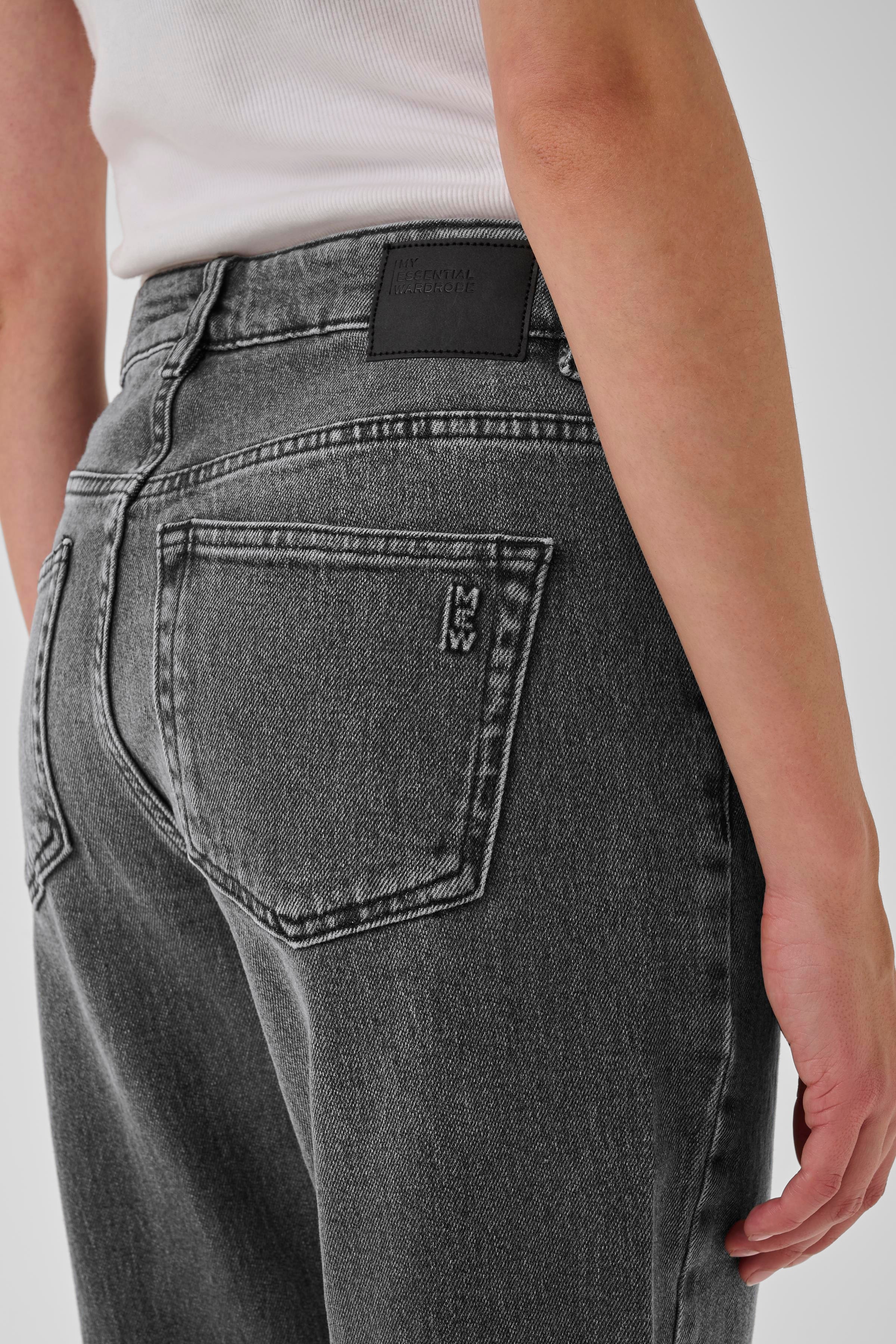 04 THE MOMMY HIGH TAPERED LOOKBOOK DETAIL 10704537-100087