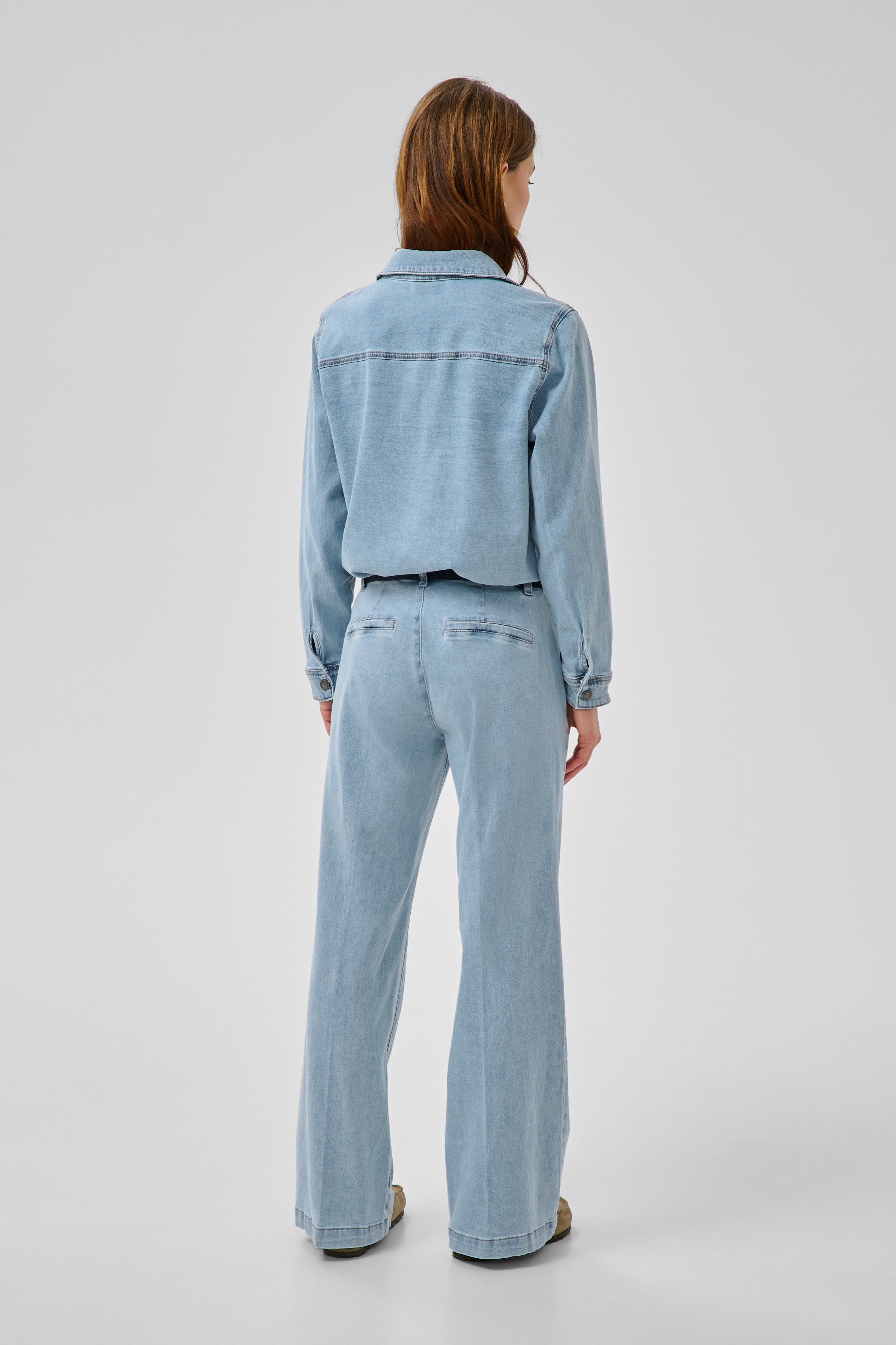 30 THE LARA 115 PANT LOOKBOOK BACK 10705210-100045