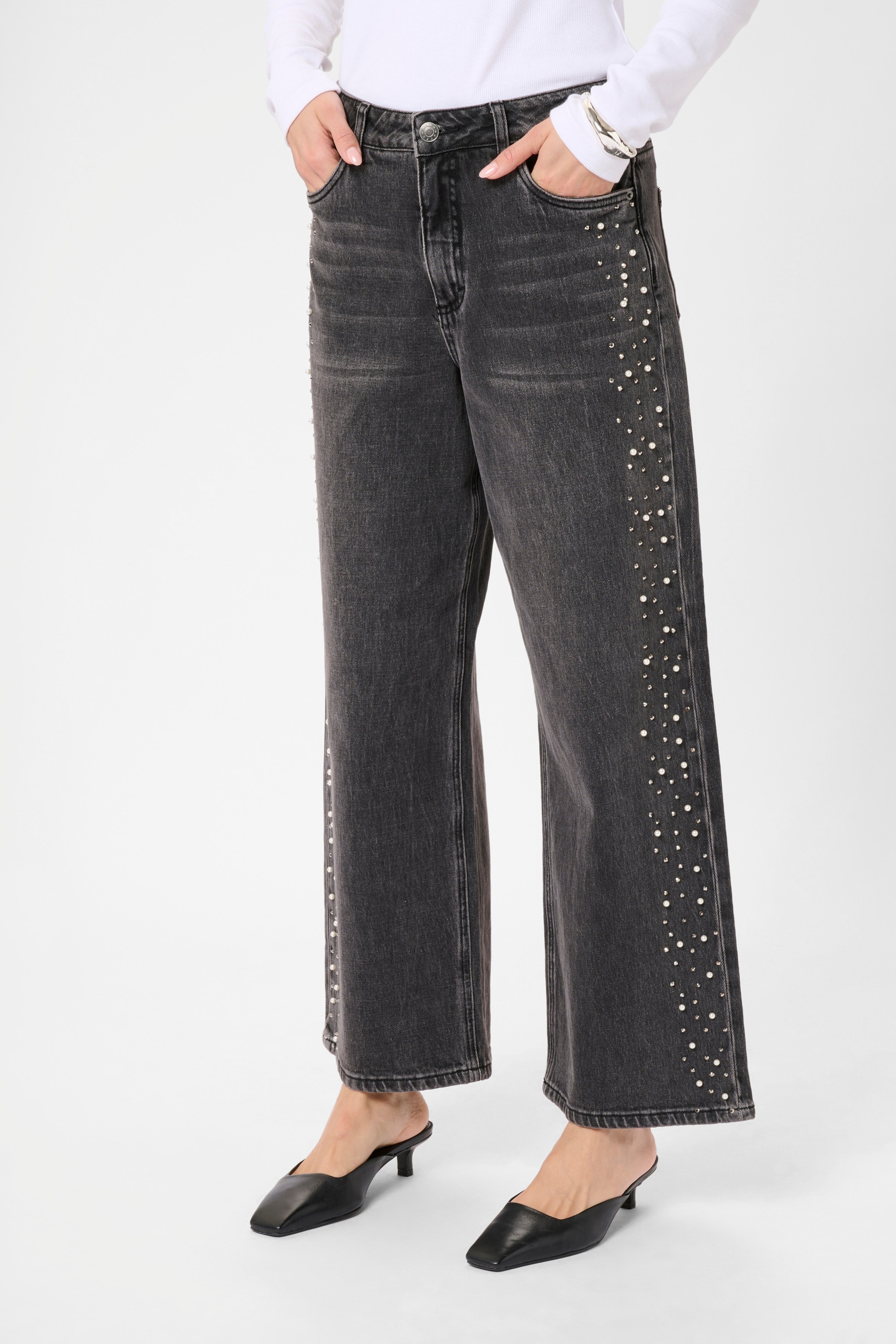 KApetra Jeans LOOKBOOK FRONT 10510889-108531