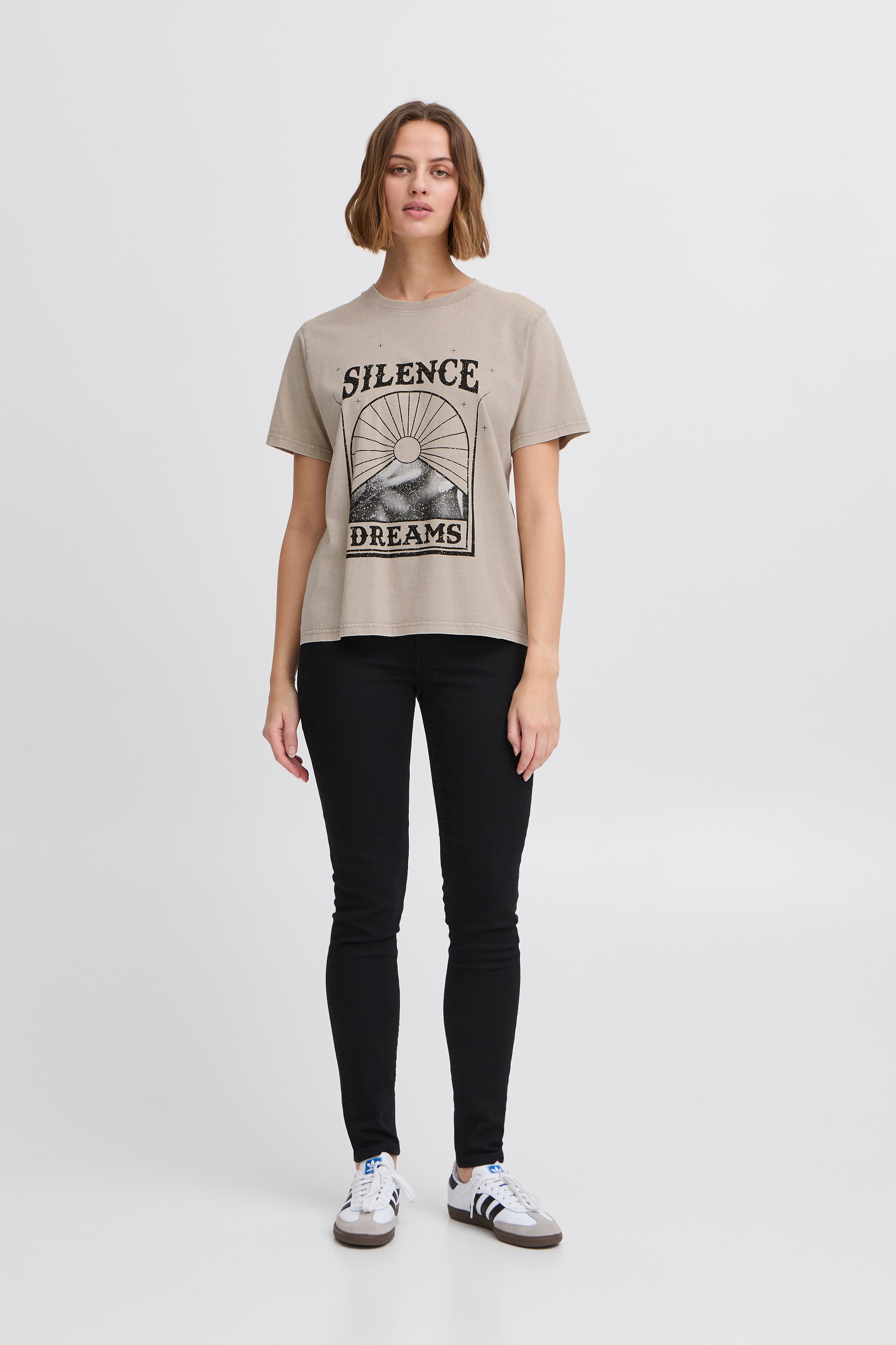 IHNARINI T-shirt LOOKBOOK FRONT 20122565-161305