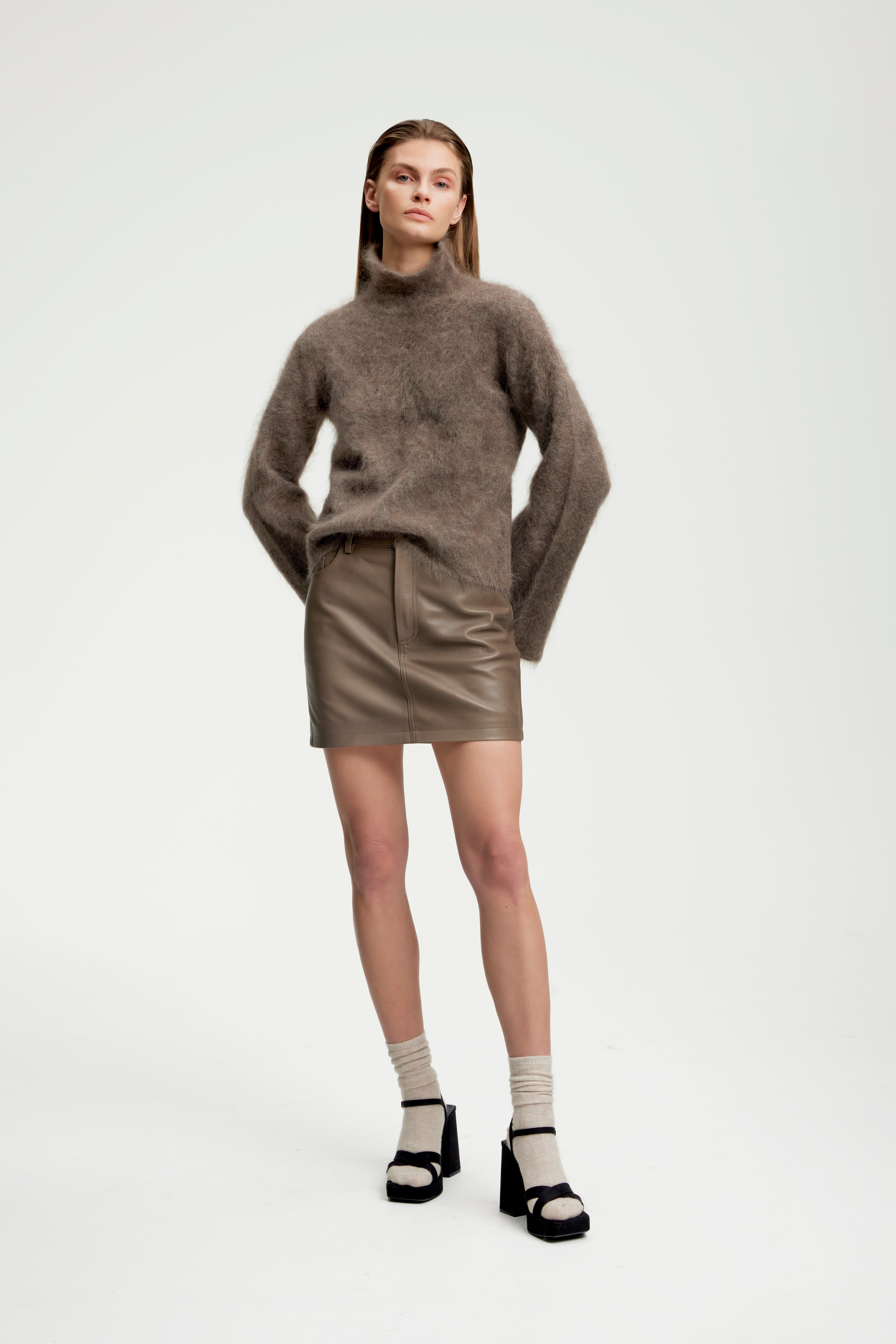 MandaGZ Pullover LOOKBOOK FRONT 10906404-103840