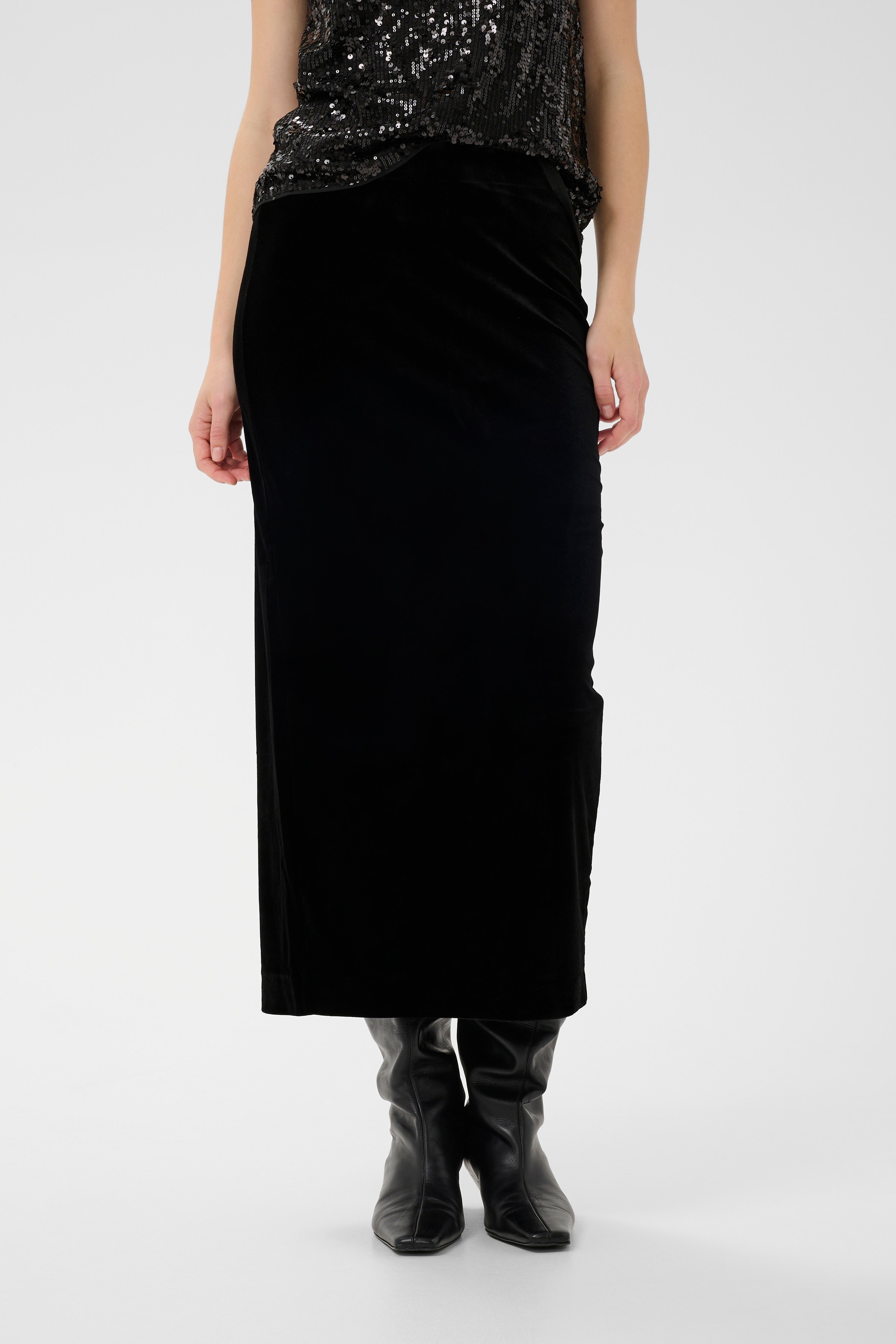 BrynnIW Aida Rock LOOKBOOK FRONT 30110082-194008