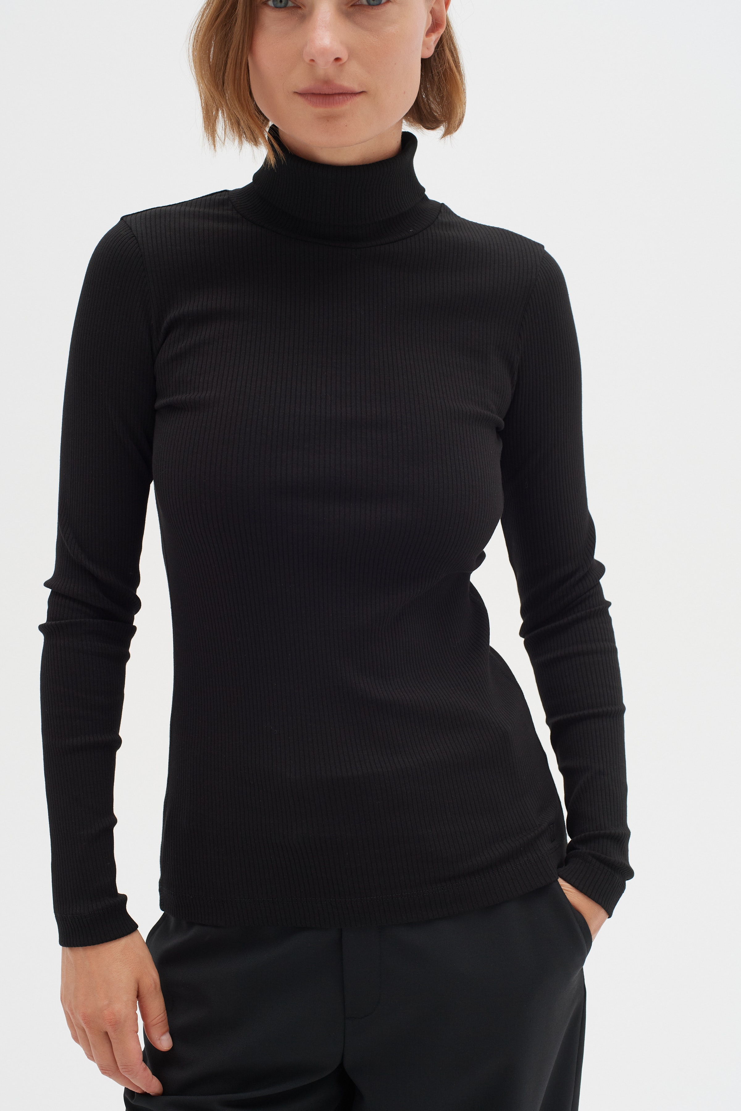 DAGNAIW turtleneck Long sleeved T-shirt LOOKBOOK FRONT 30108789-194008