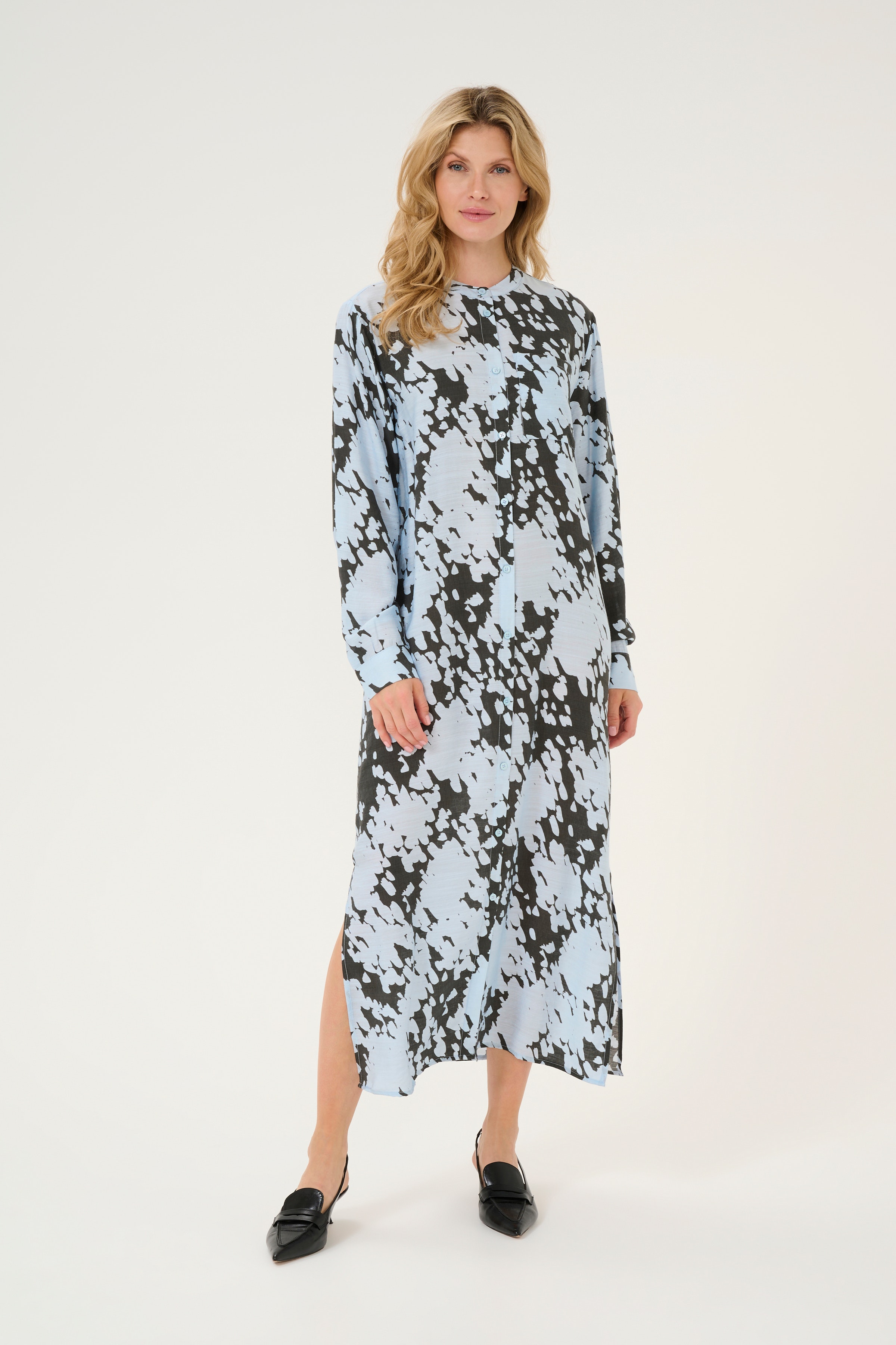 KAlouise Robe LOOKBOOK FRONT 10508987-106291