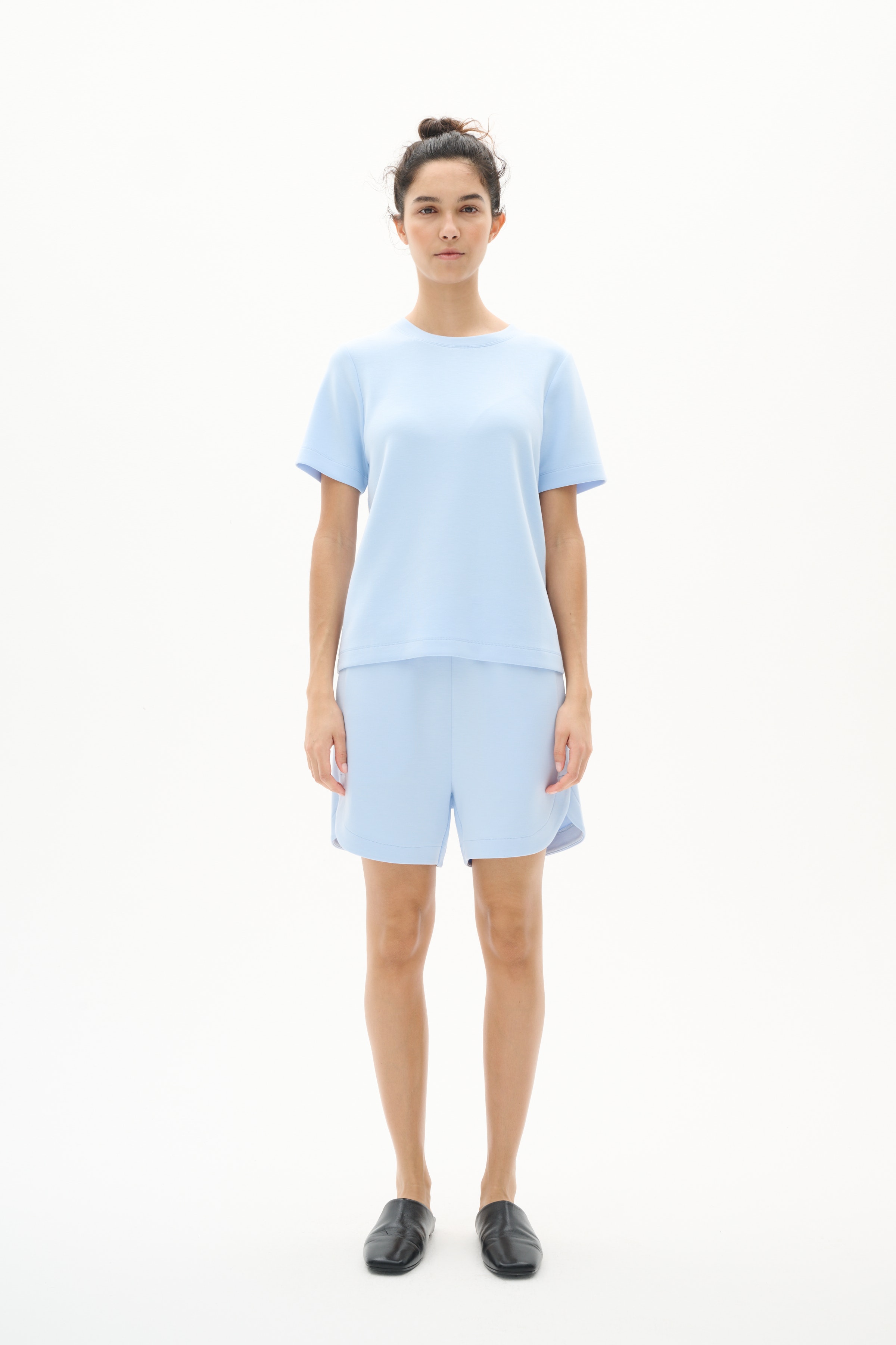 HenniehIW Shorts LOOKBOOK FRONT 30110370-154031