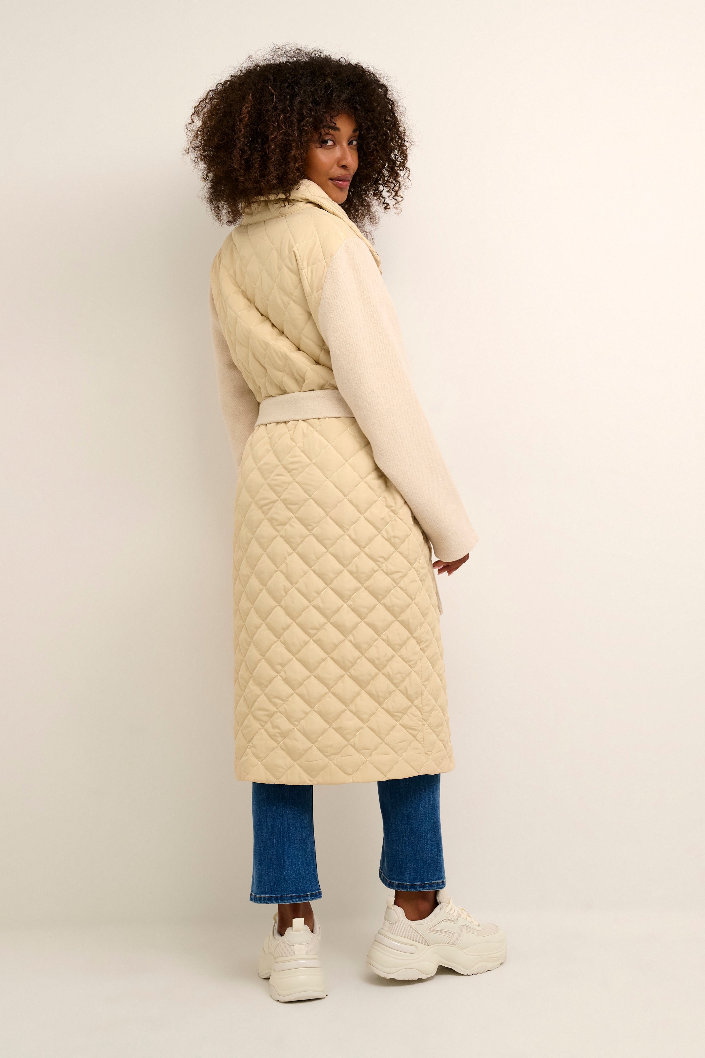 KAmelda Coat LOOKBOOK BACK 10507211-131106