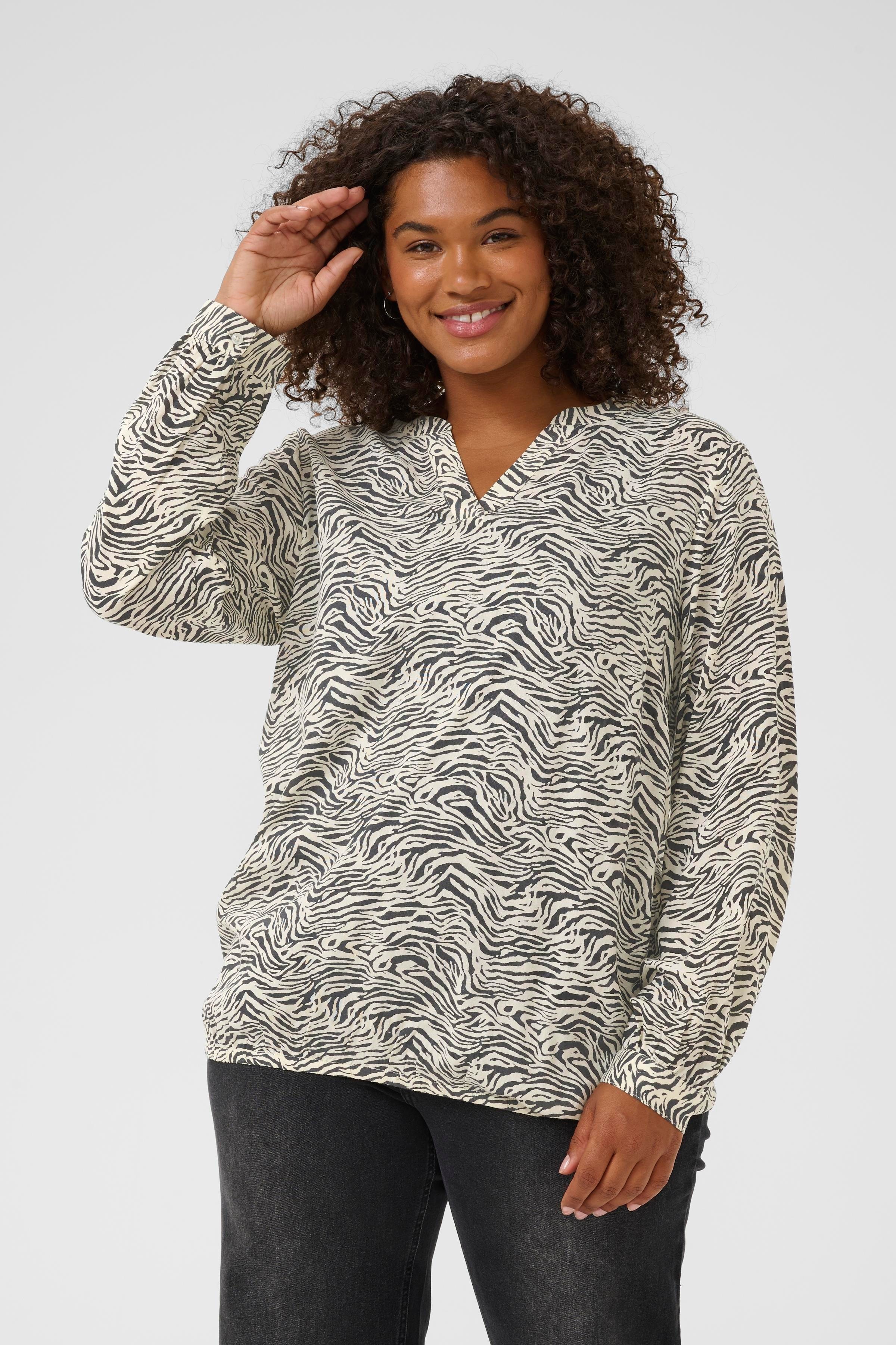 KCdiana Blouse LOOKBOOK FRONT 10581815-108215