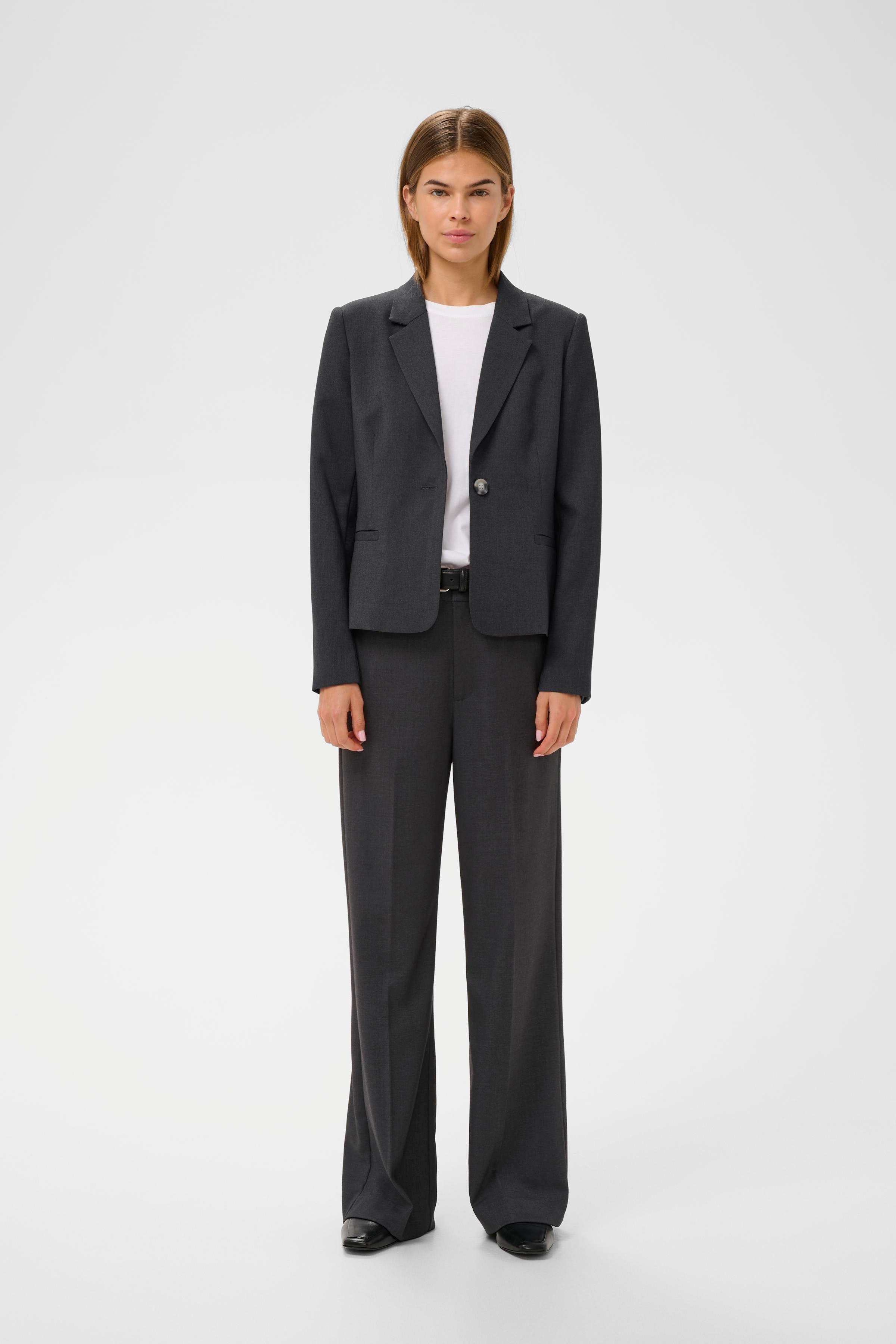 YuktaIW Blazer LOOKBOOK FRONT 30111236-301744