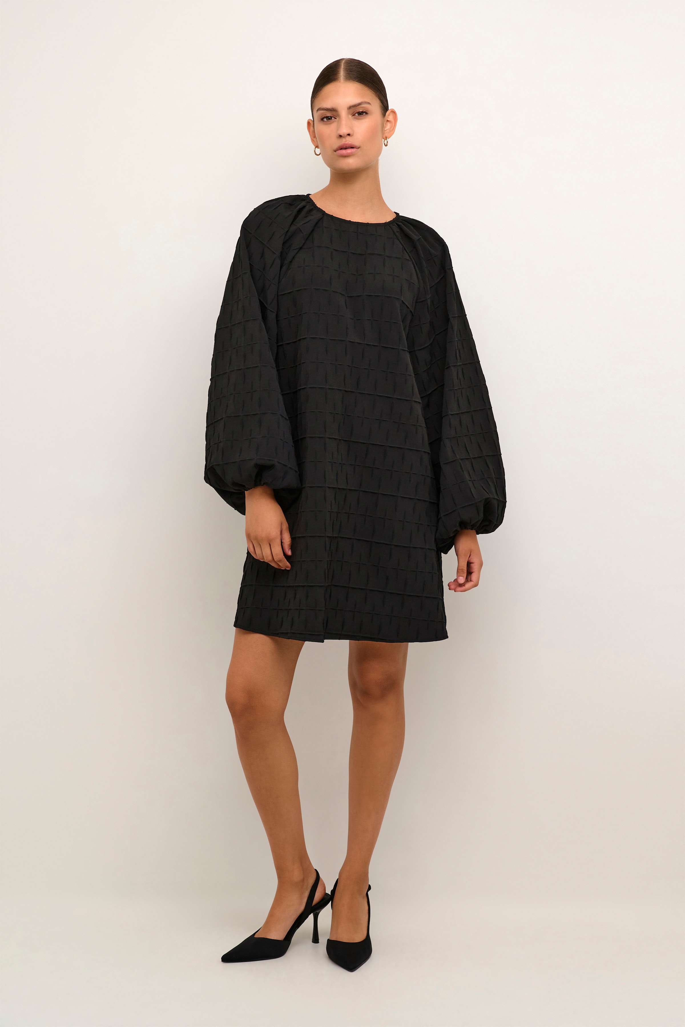 LeiaKB Kleid LOOKBOOK FRONT 10104814-194008