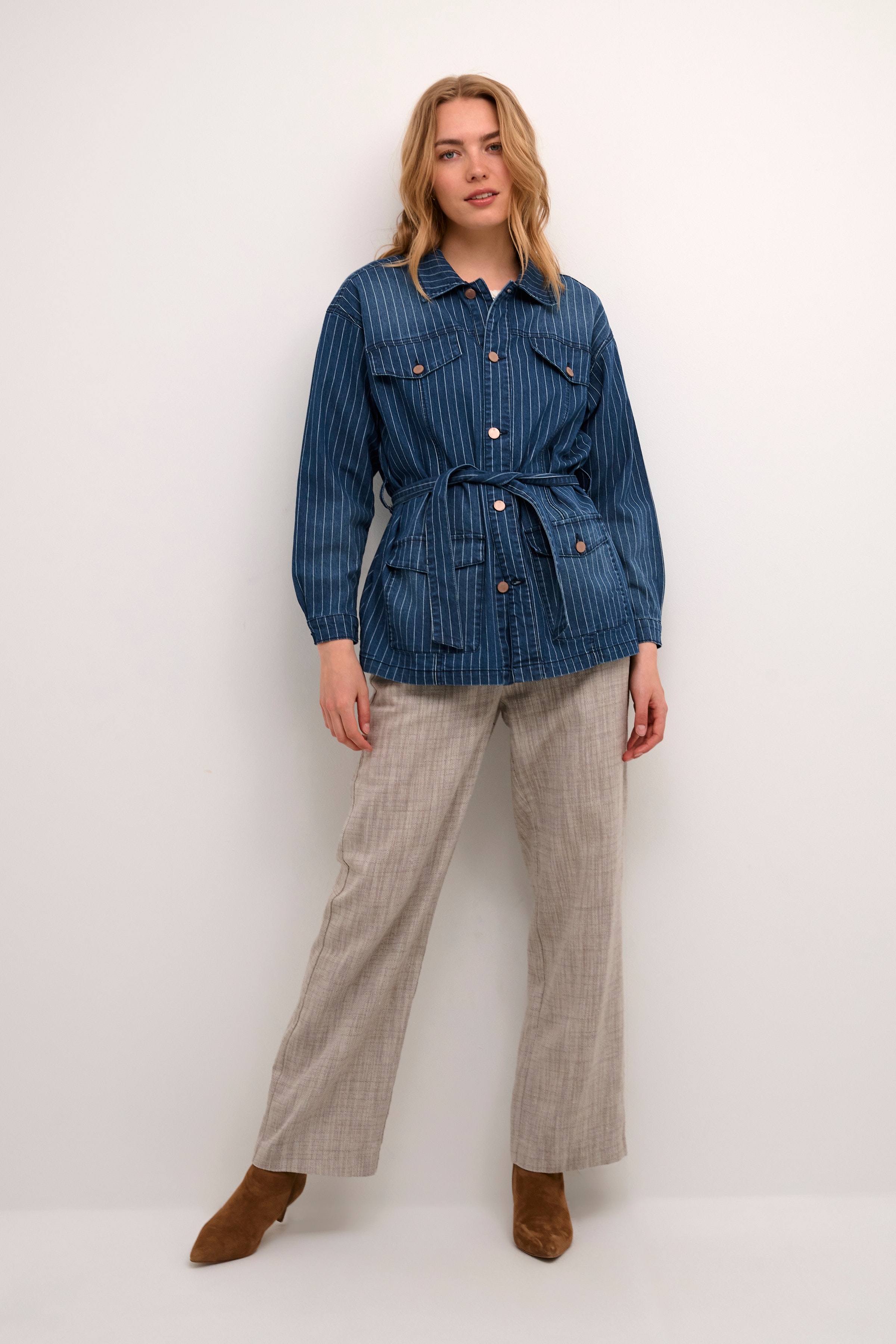 CRFrida Casual Jacke LOOKBOOK FRONT 10612156-105215