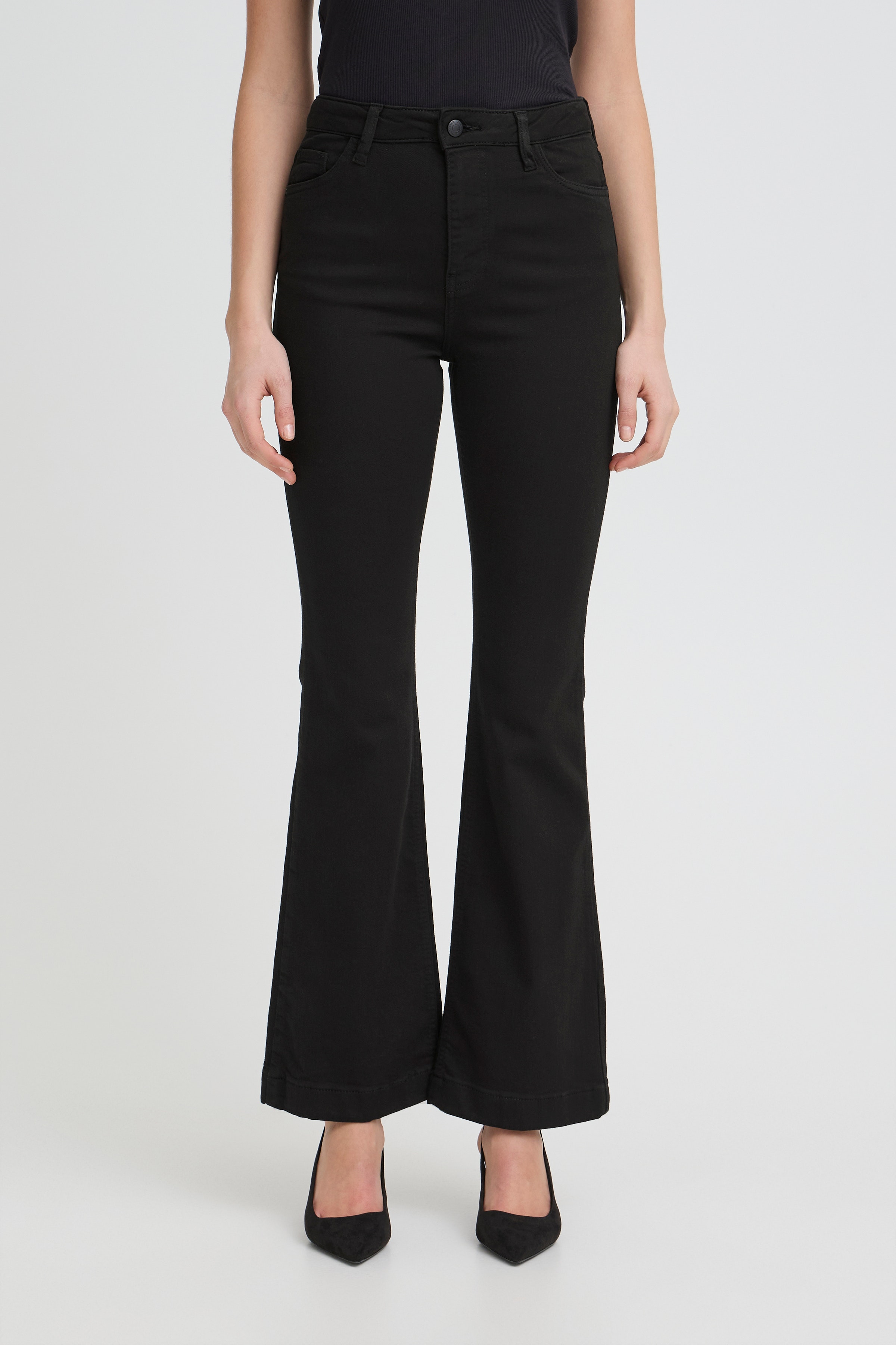 PZBECCA UHW Bootcut Leg LOOKBOOK FRONT 50208722-200004