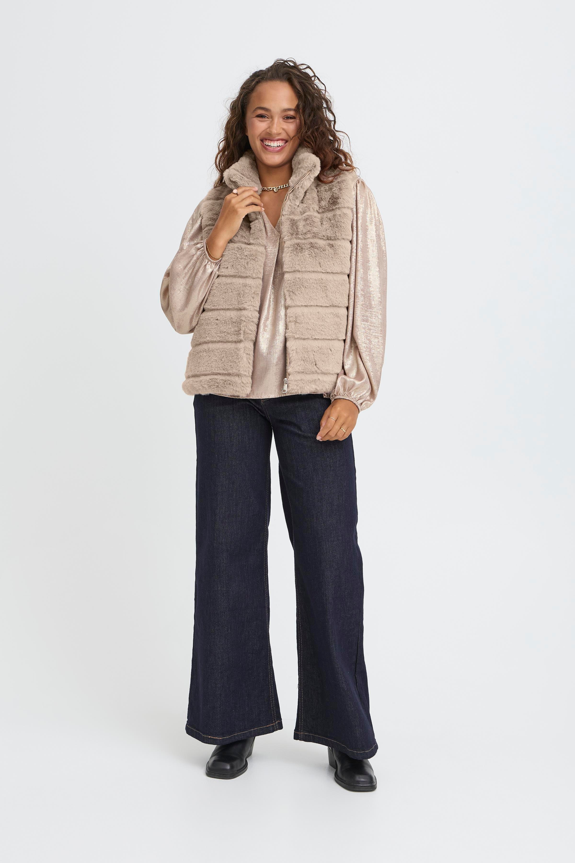 SBMELLA Vest LOOKBOOK FRONT 22101096-170909