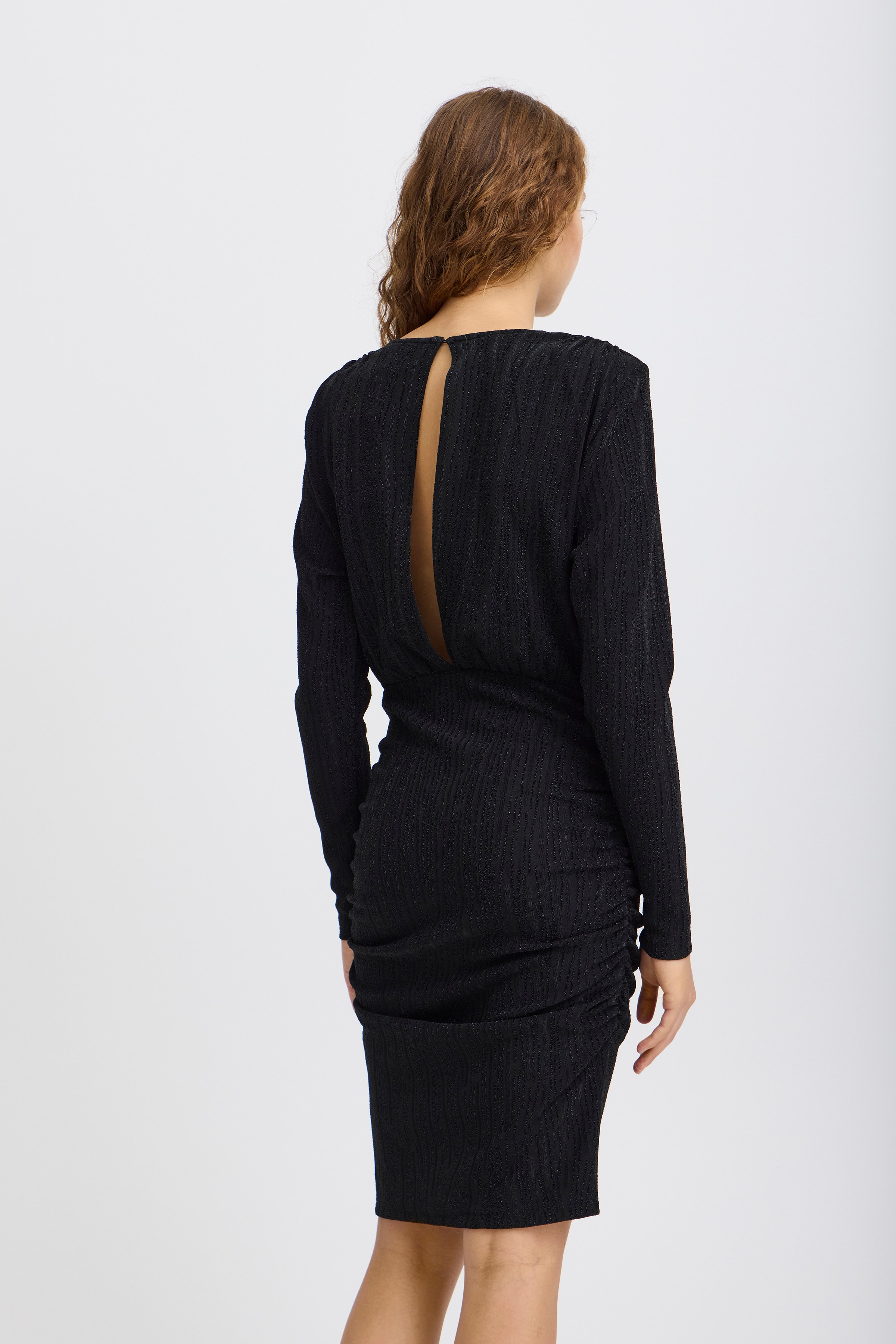 IHNAREEN Kjole LOOKBOOK FRONT 20122233-194008