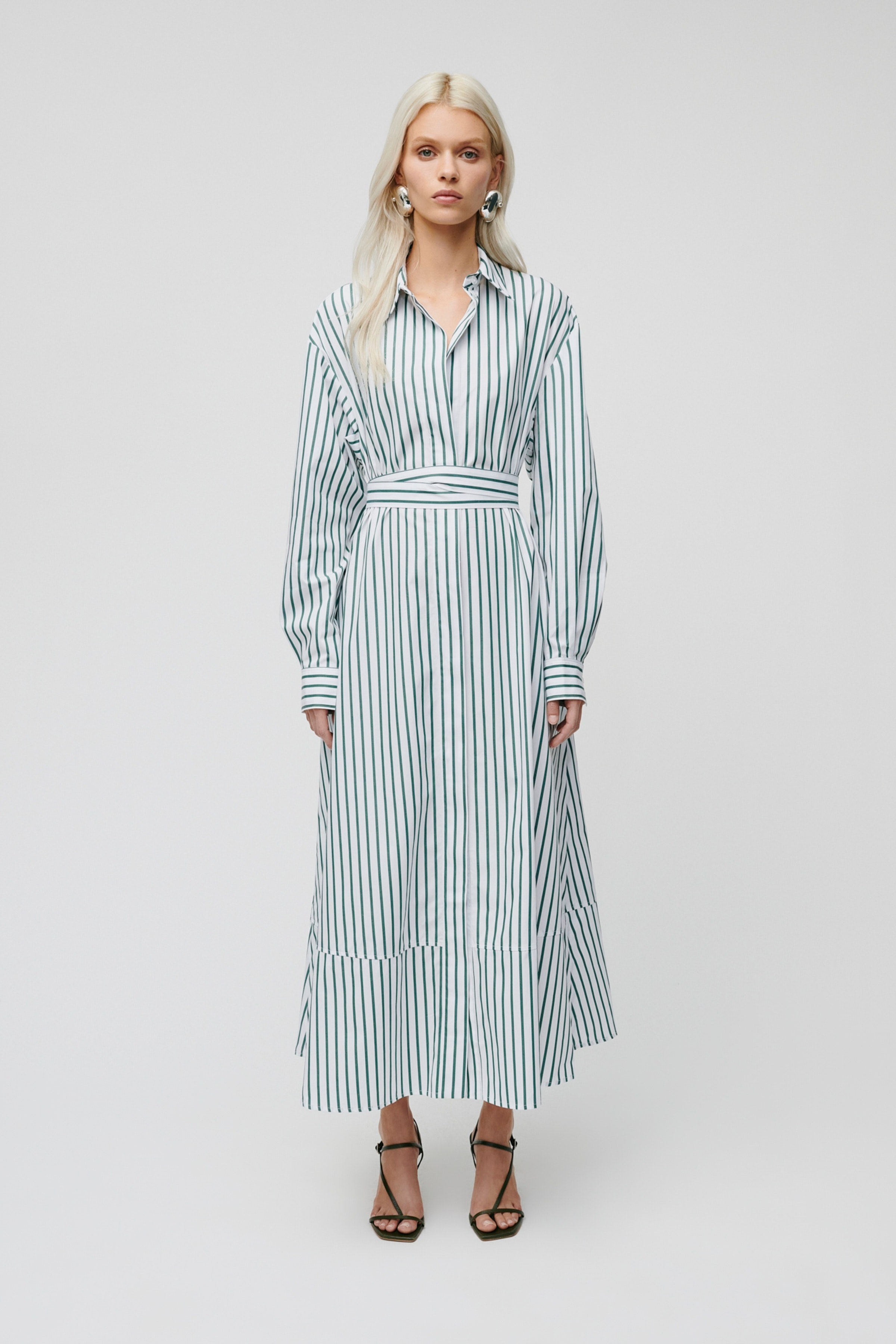 DINA Kjole LOOKBOOK FRONT 30600407-MC2100