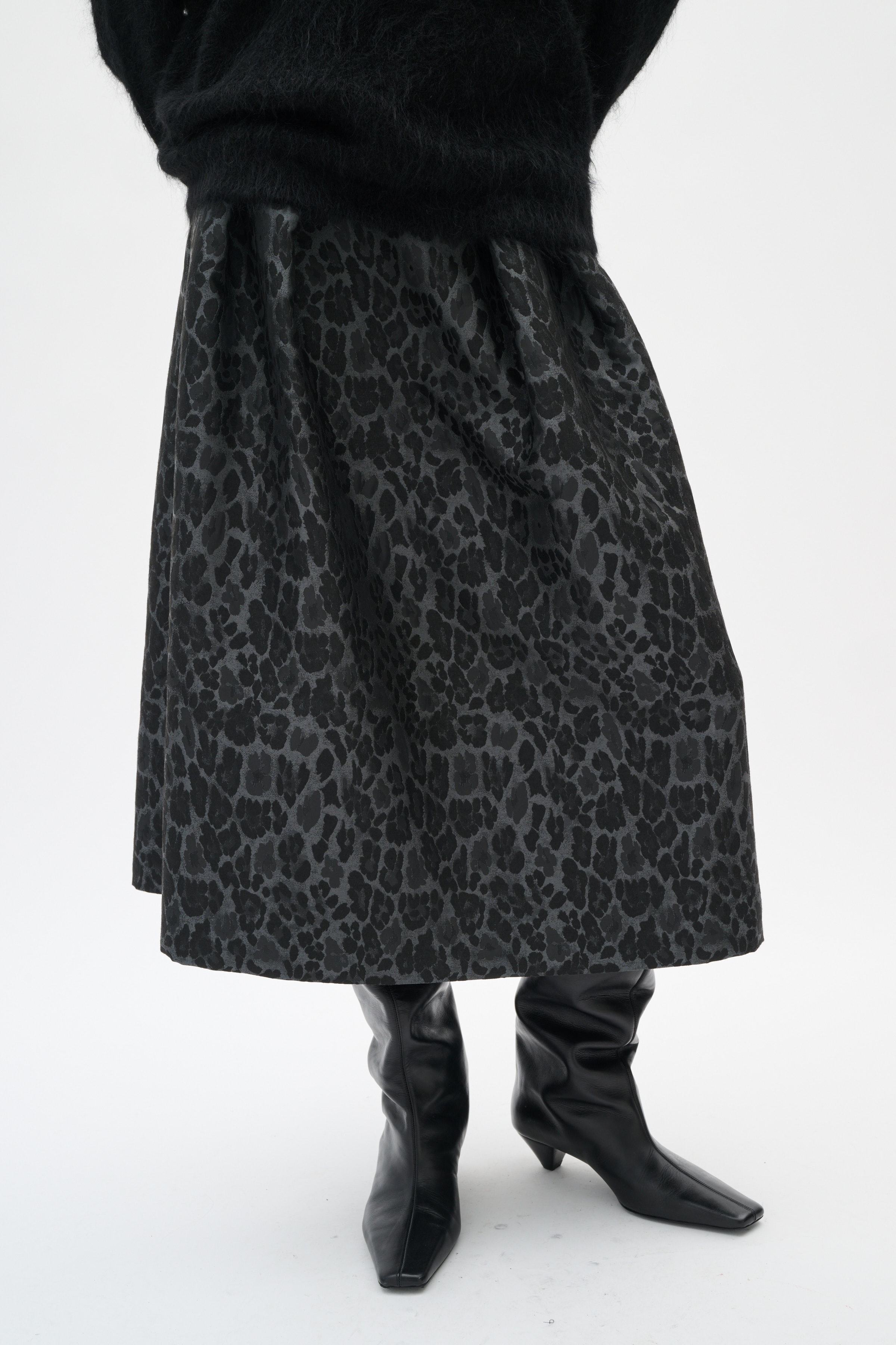 ZINAIW Skirt LOOKBOOK FRONT 30112093-194008