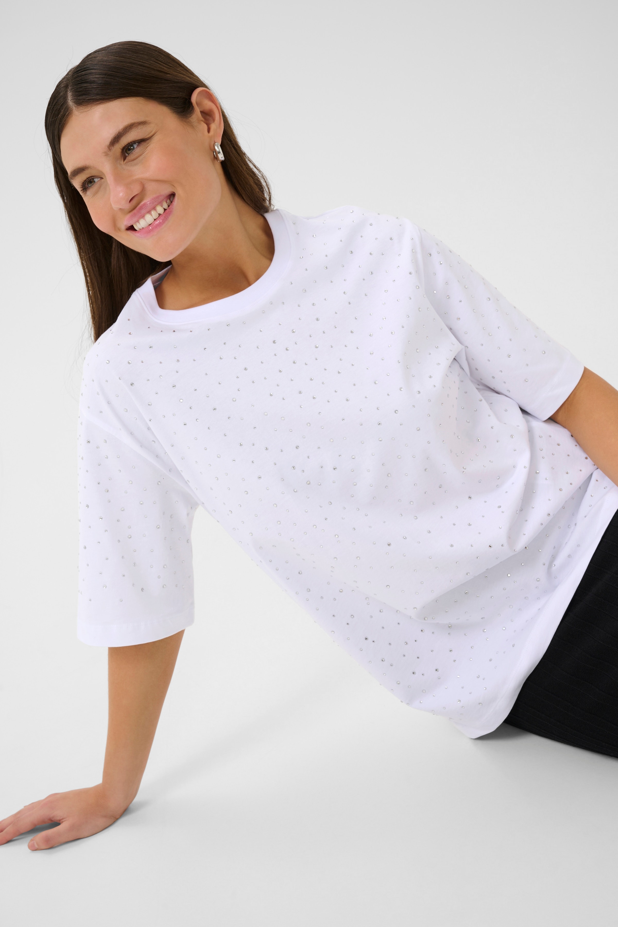 CUlondon T-shirt with rhinestones LOOKBOOK DETAIL 50112553-500069
