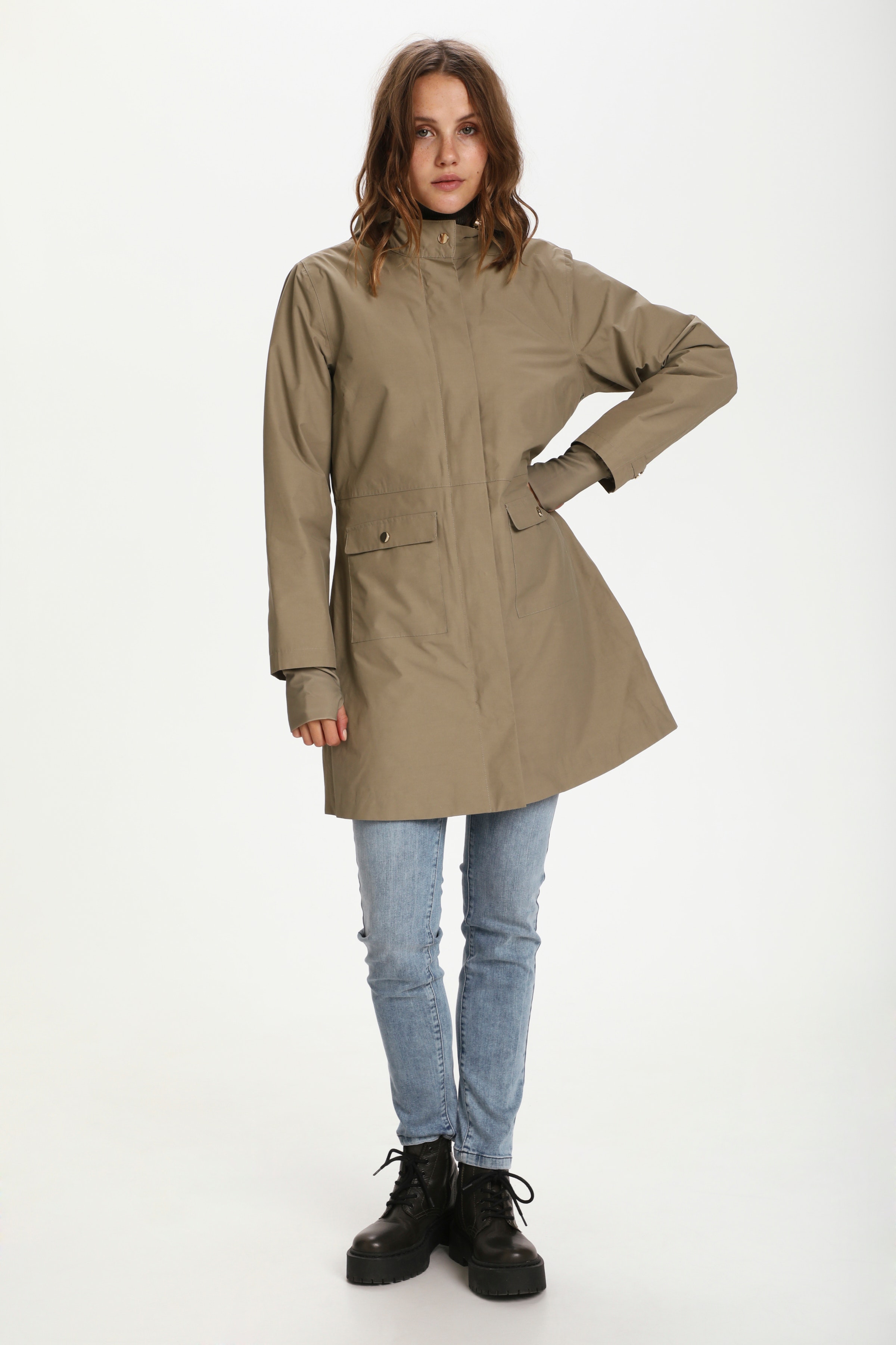 HelinaSZ Coat

 LOOKBOOK FRONT 30511218-170618