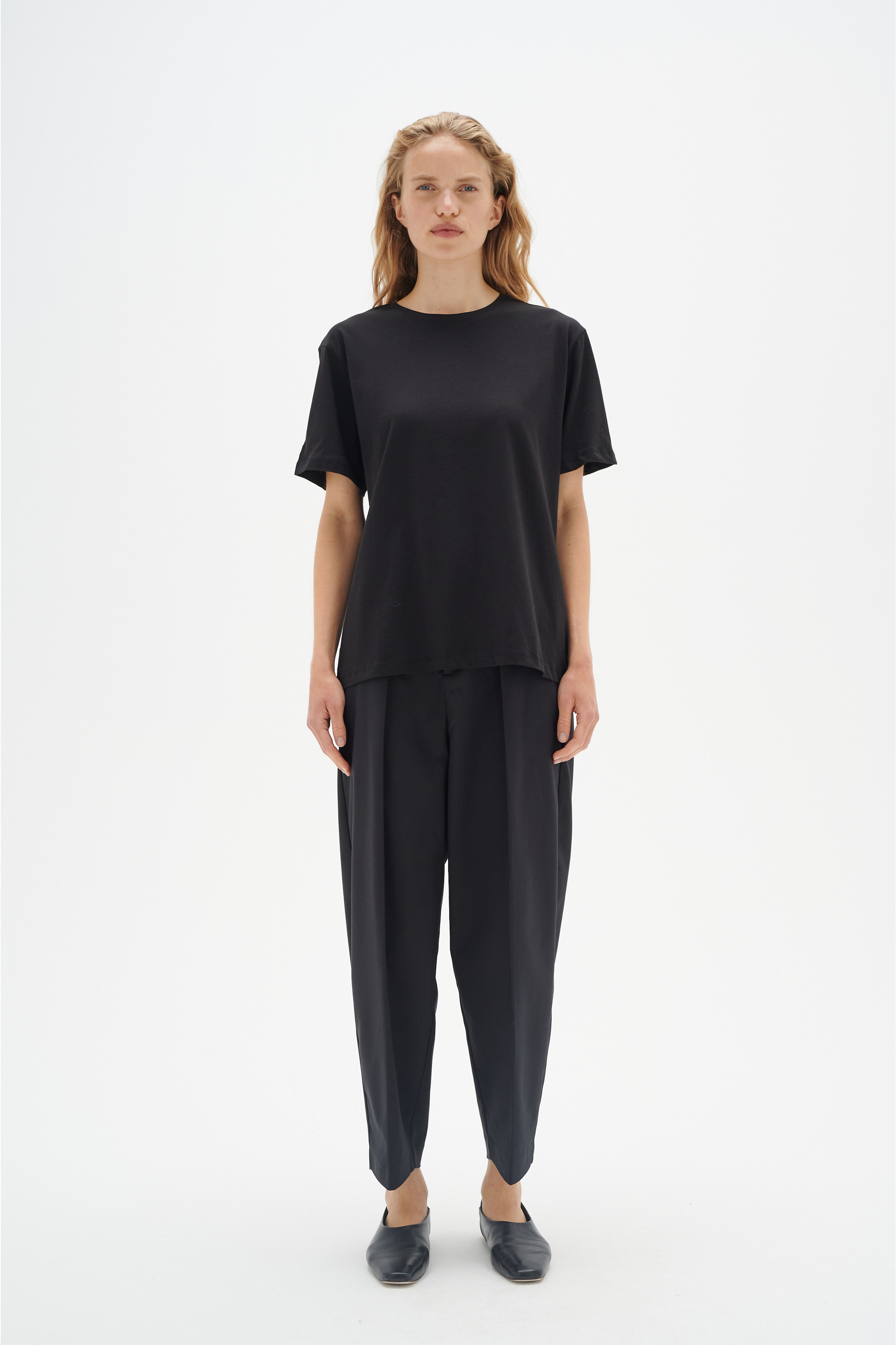 ZellaIW Barrel Trousers LOOKBOOK FRONT 30107207-194008