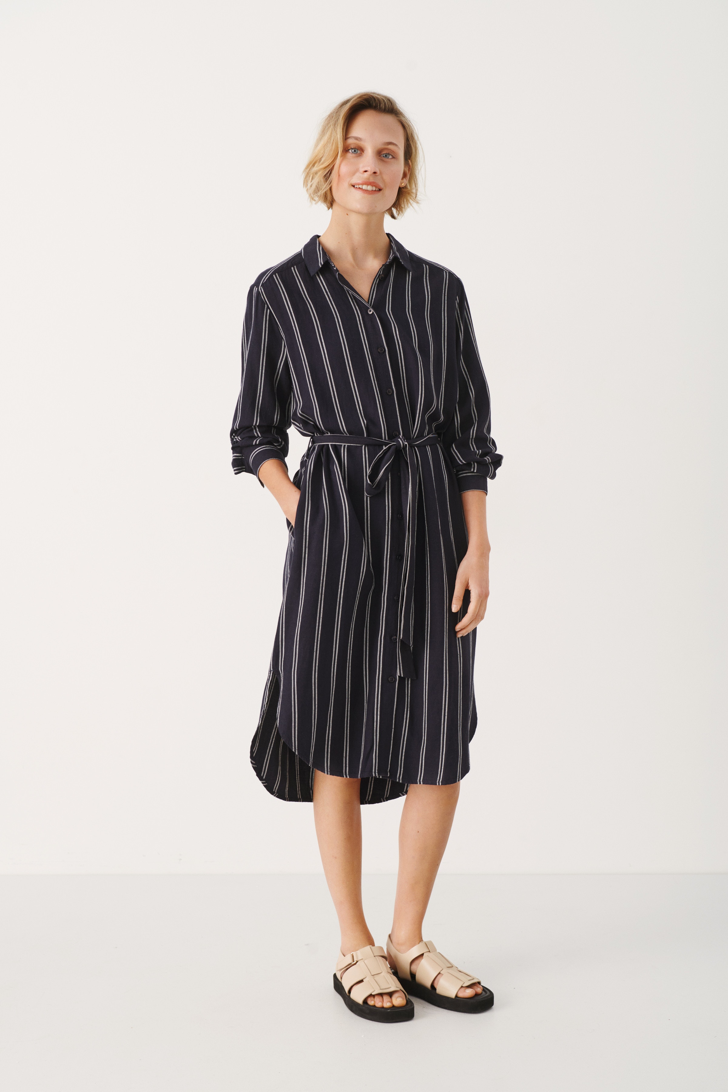 BondiePW Jurk LOOKBOOK FRONT 30306767-301239