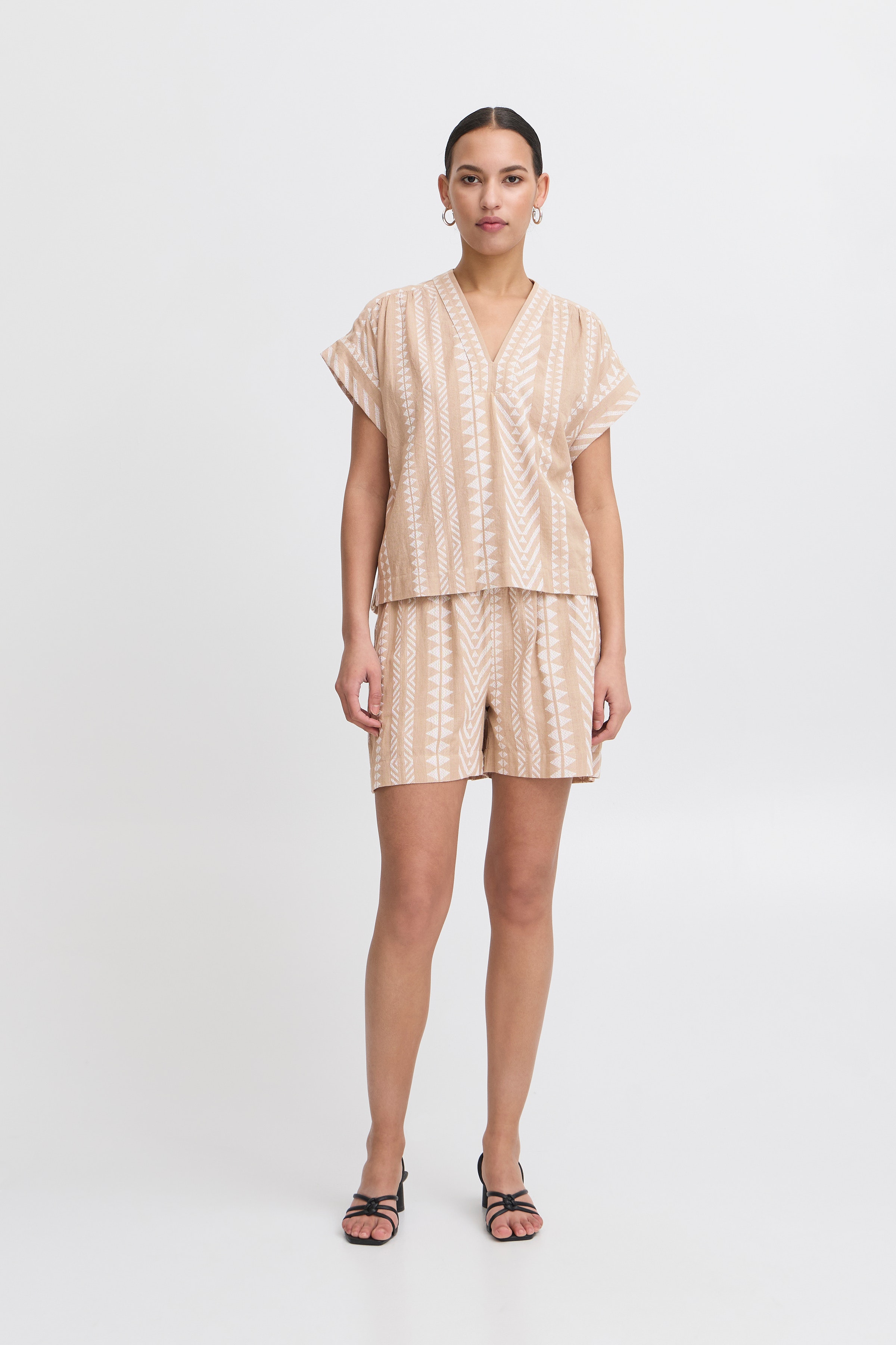 IHWALDINA Bluse LOOKBOOK FRONT 20123365-160906