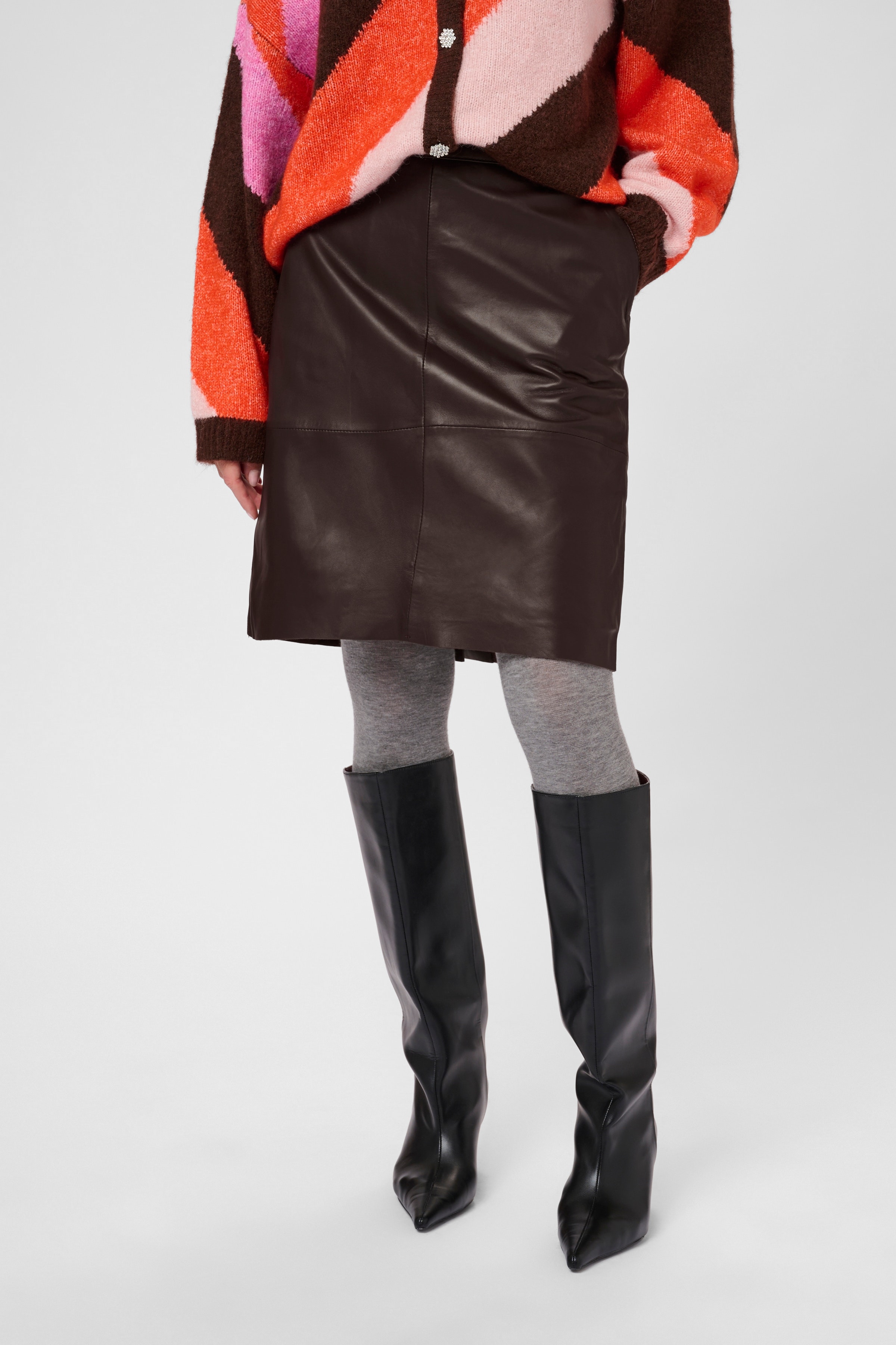 CUberta Skinnkjol LOOKBOOK FRONT 50106966-190915