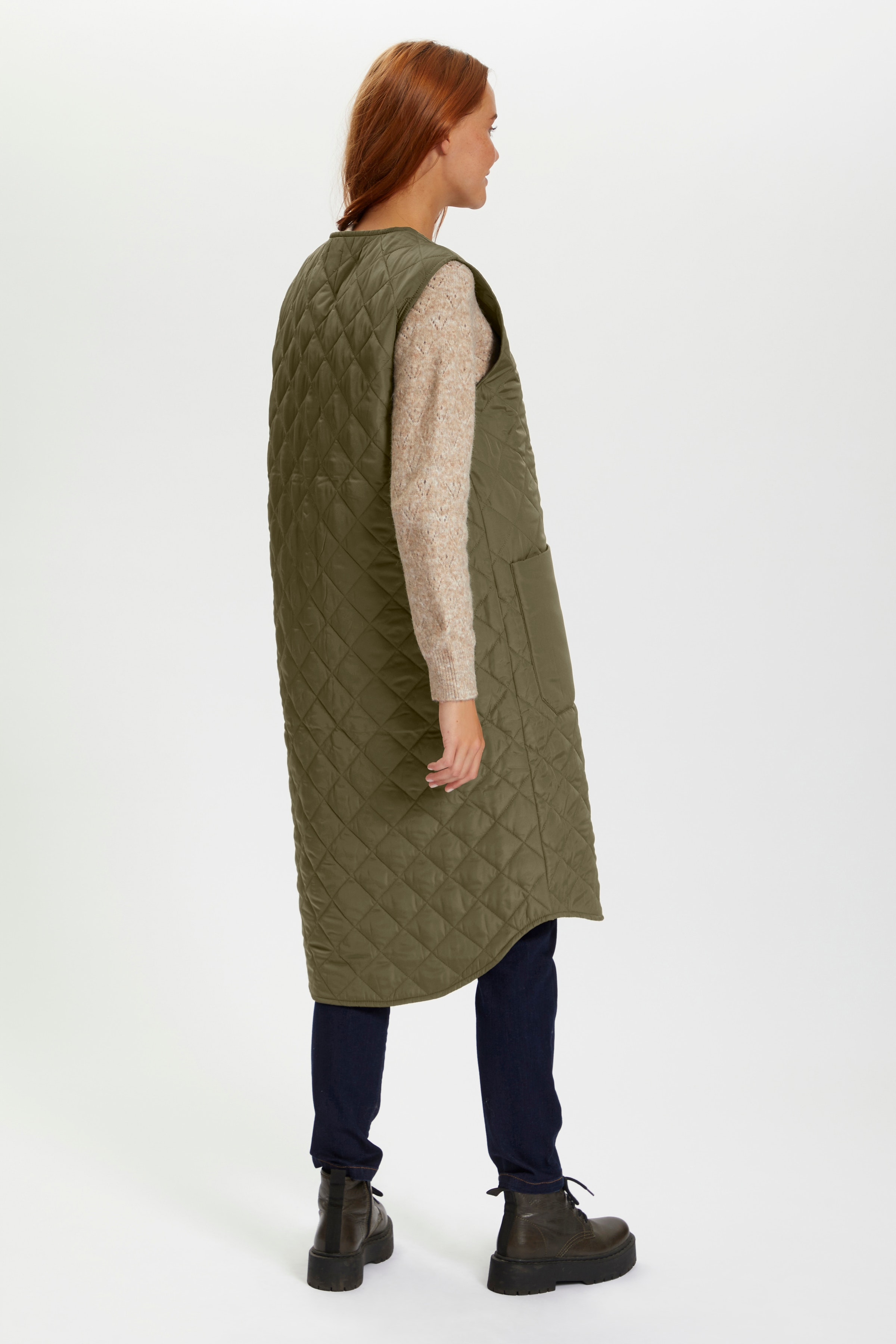 DiaraSZ Warm waistcoat LOOKBOOK BACK 30511463-190515