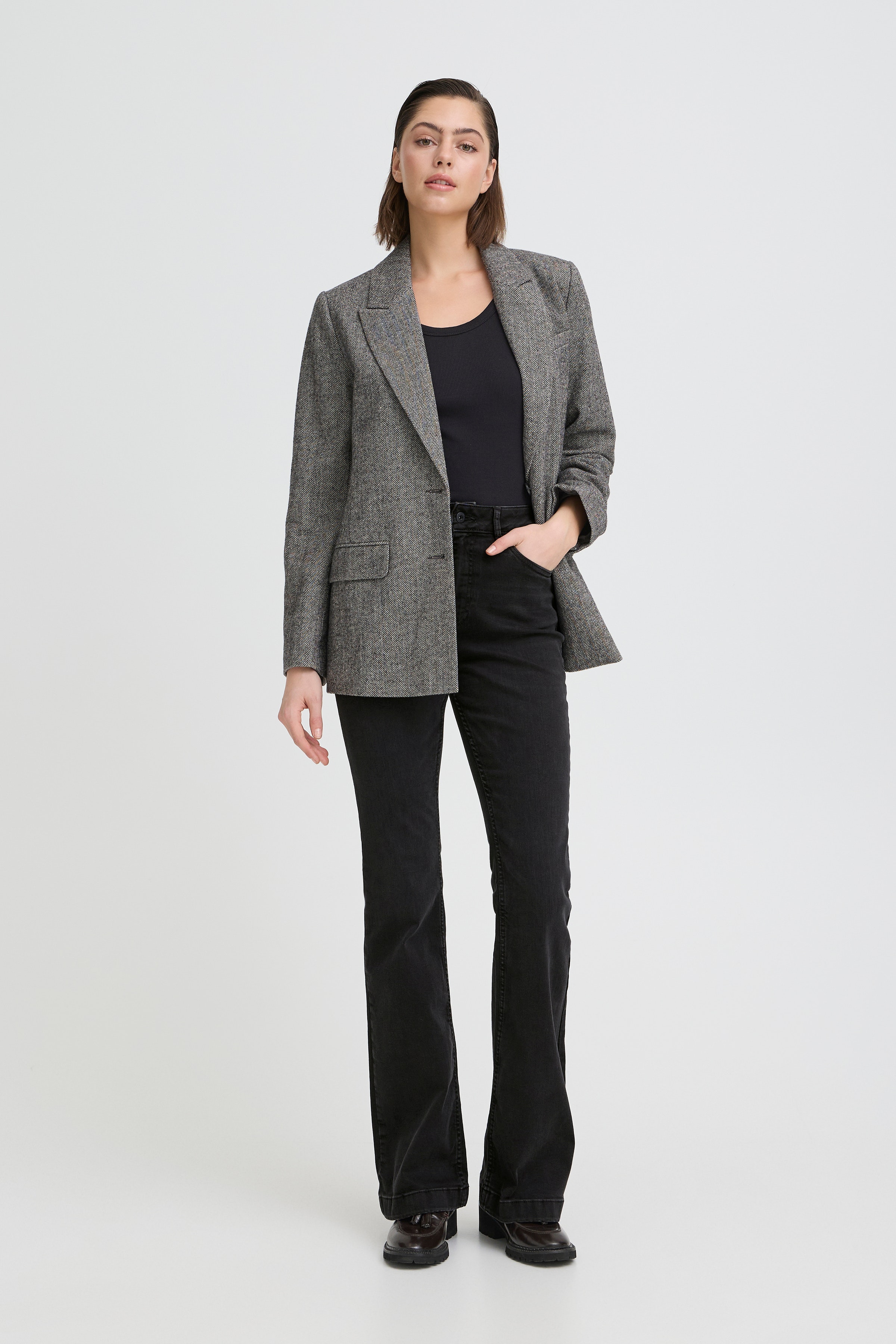 PZBECCA UHW Bootcut Leg LOOKBOOK FRONT 50207285-200004