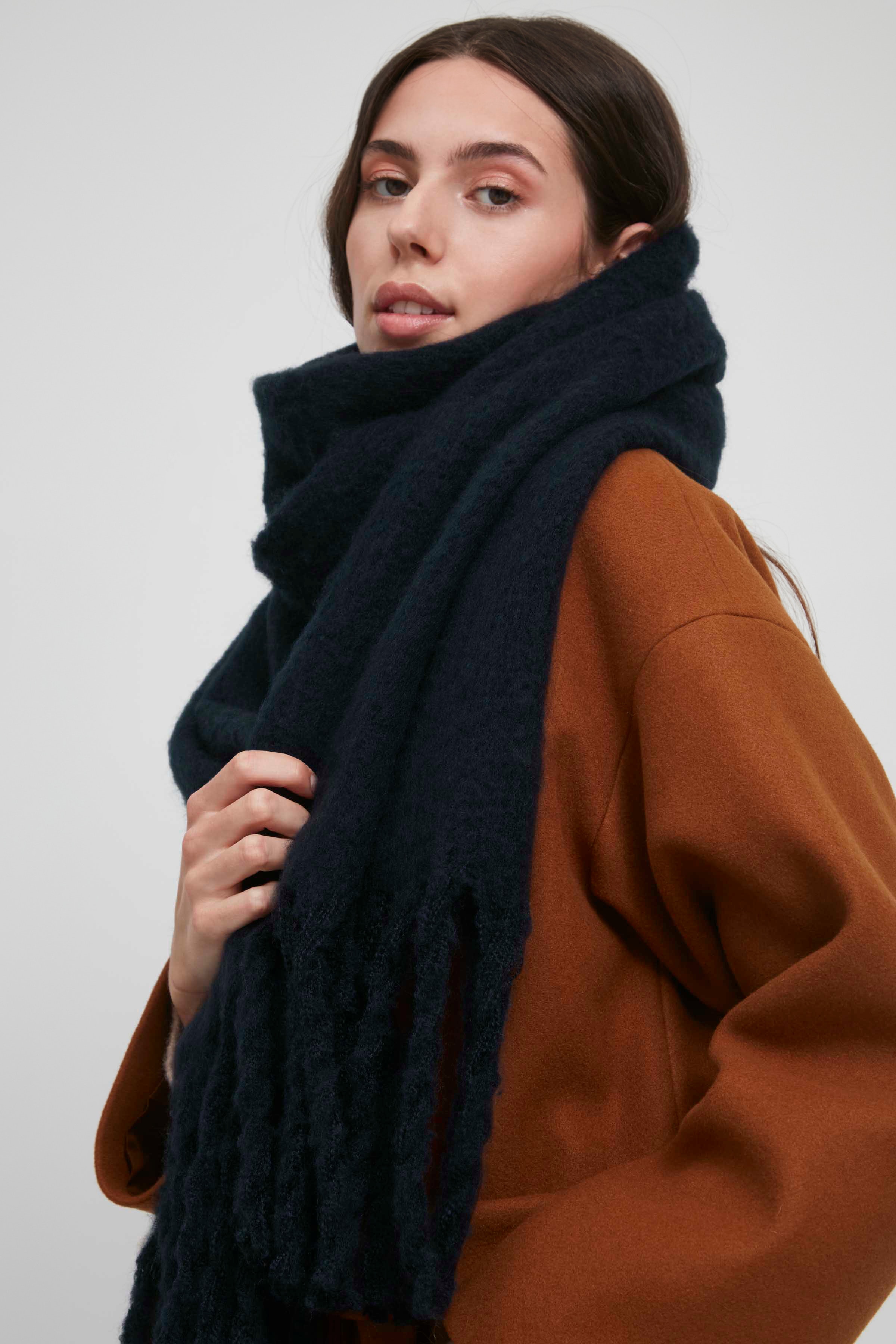 IABREW Scarf LOOKBOOK DETAIL 20112665-194010