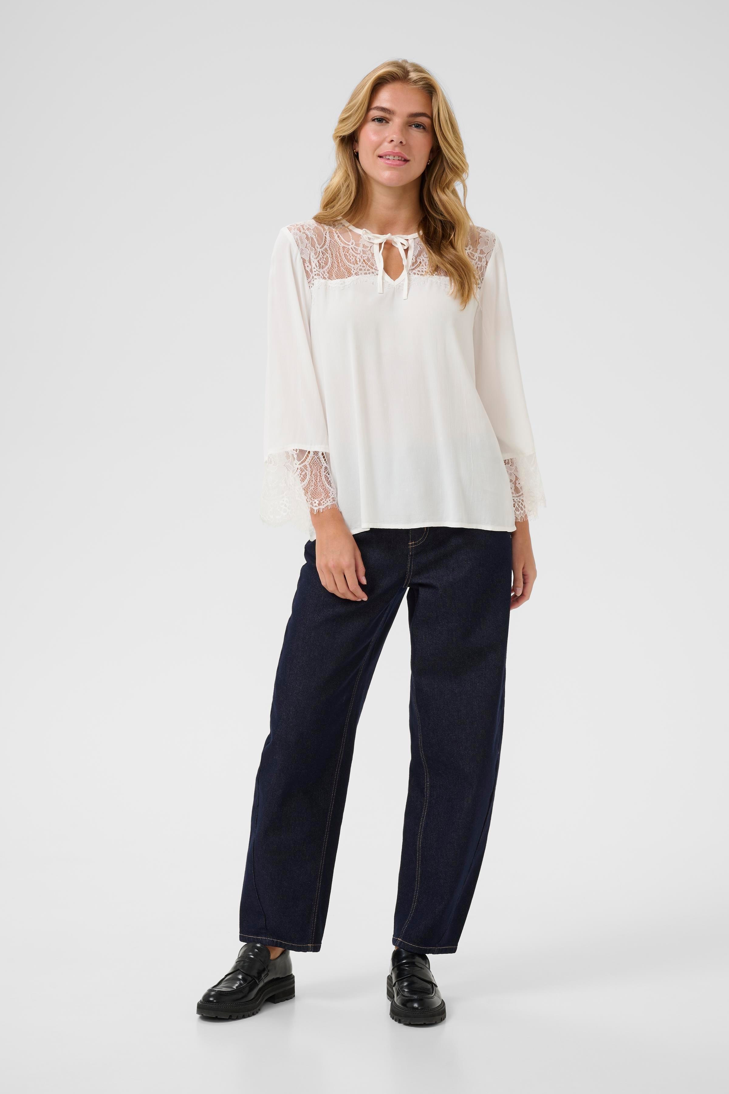 KAapril Bluse LOOKBOOK FRONT 10552481-110602