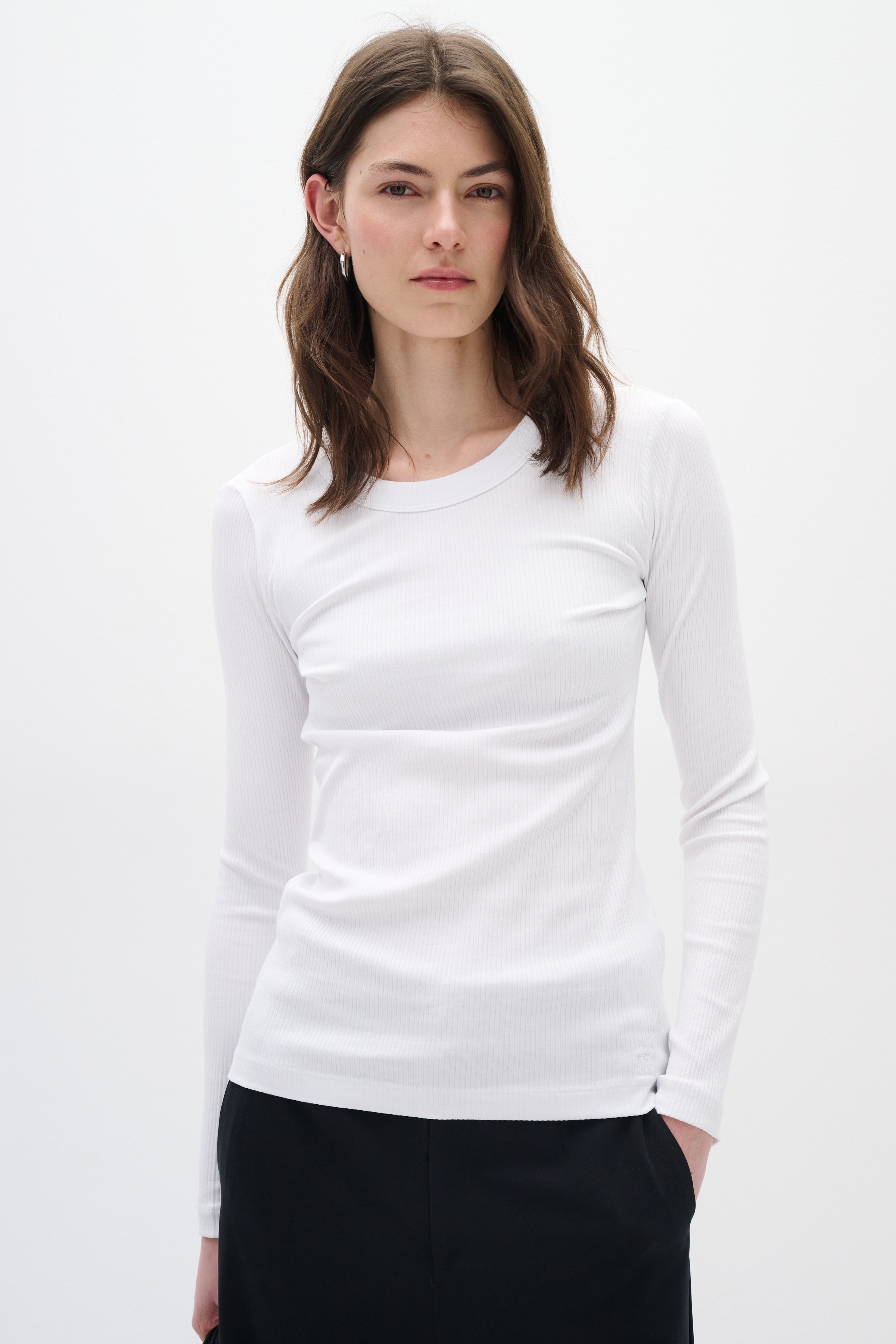 DagnaIW T-shirt LOOKBOOK FRONT 30106649-300001