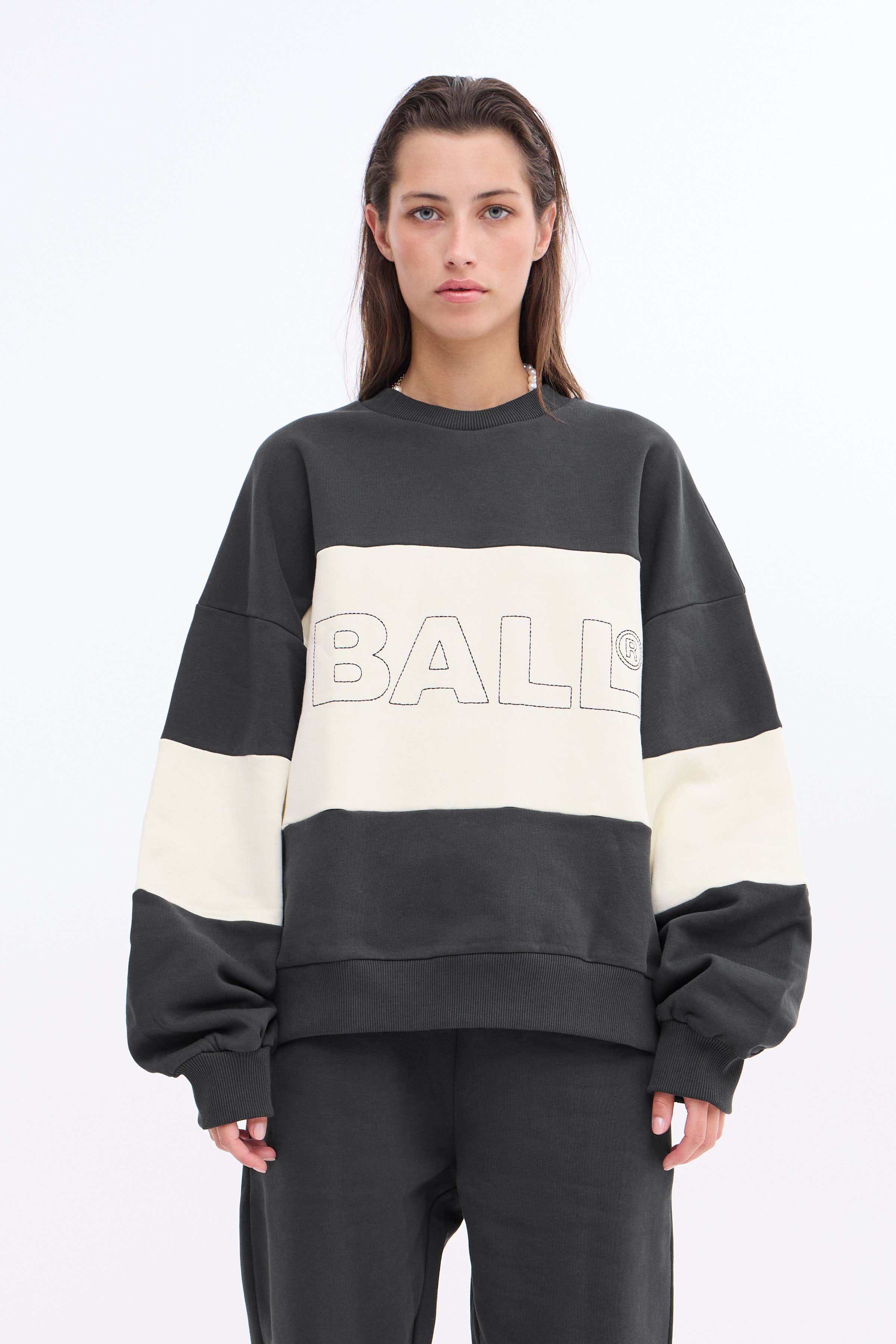 BALL SUMMER CHAIN CREW NECK LOOKBOOK FRONT 50405205-B1001