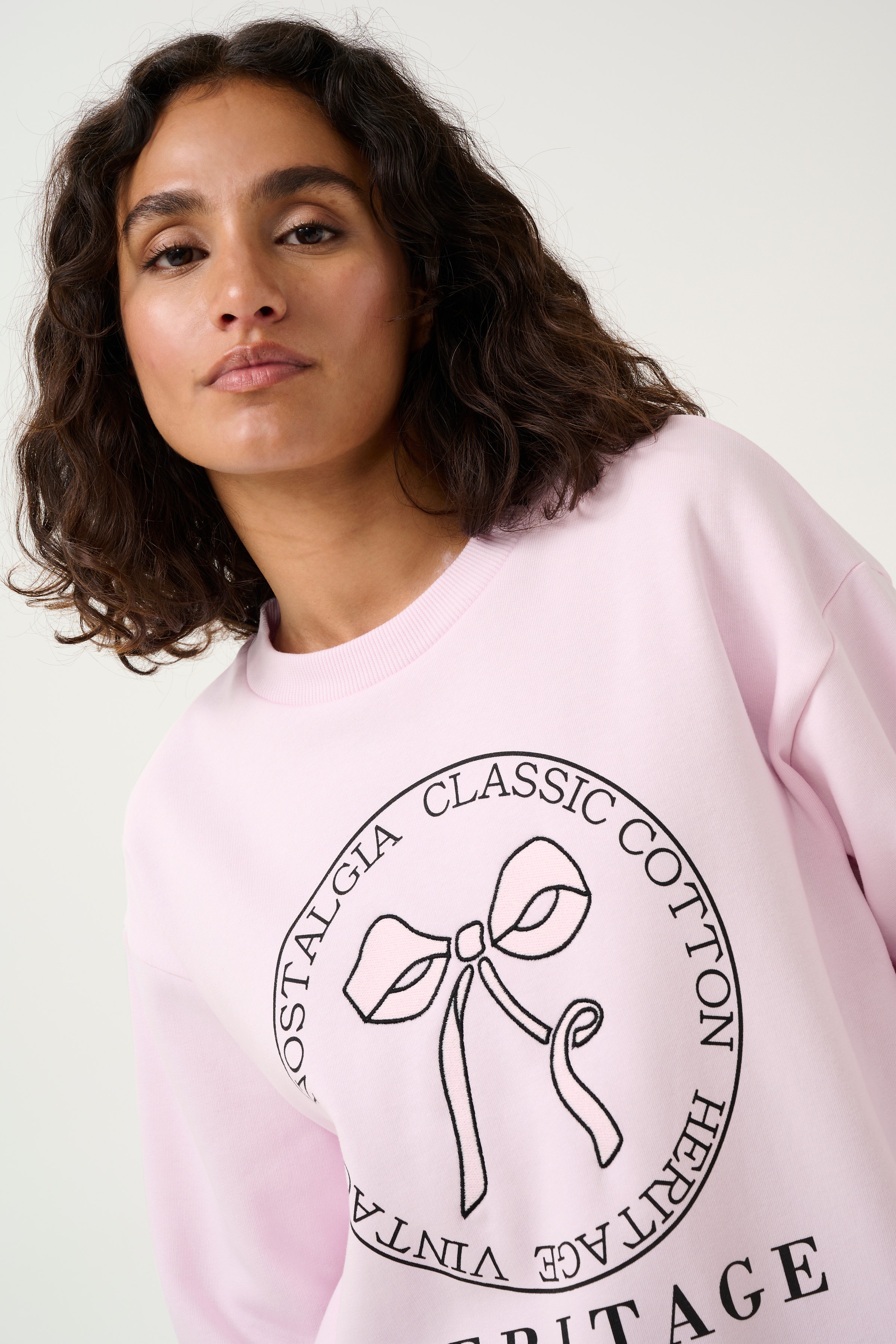 KAellen Sweatshirt LOOKBOOK DETAIL 10509447-133405