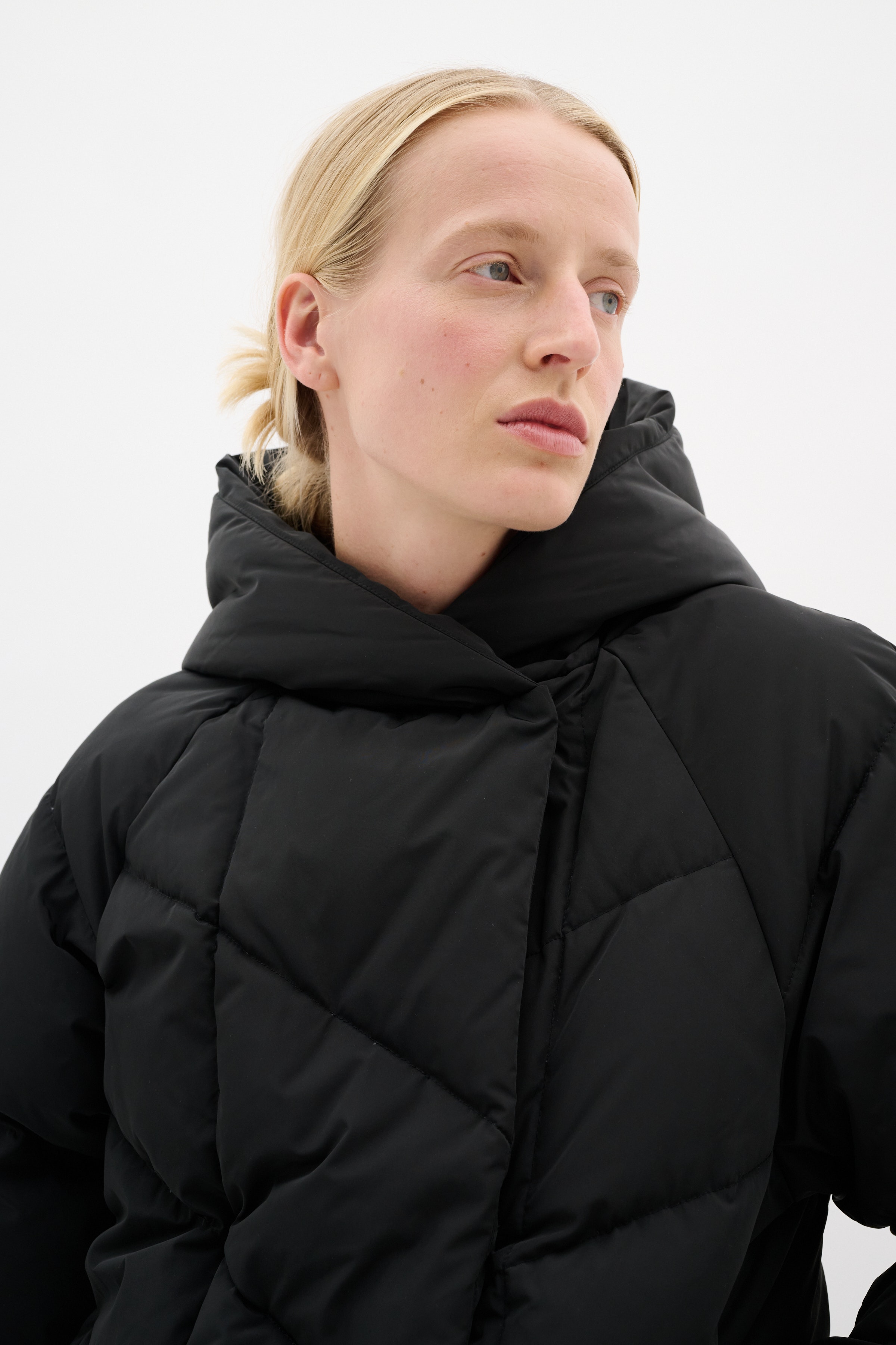YazIW Daunen Mantel LOOKBOOK DETAIL 30110619-194008