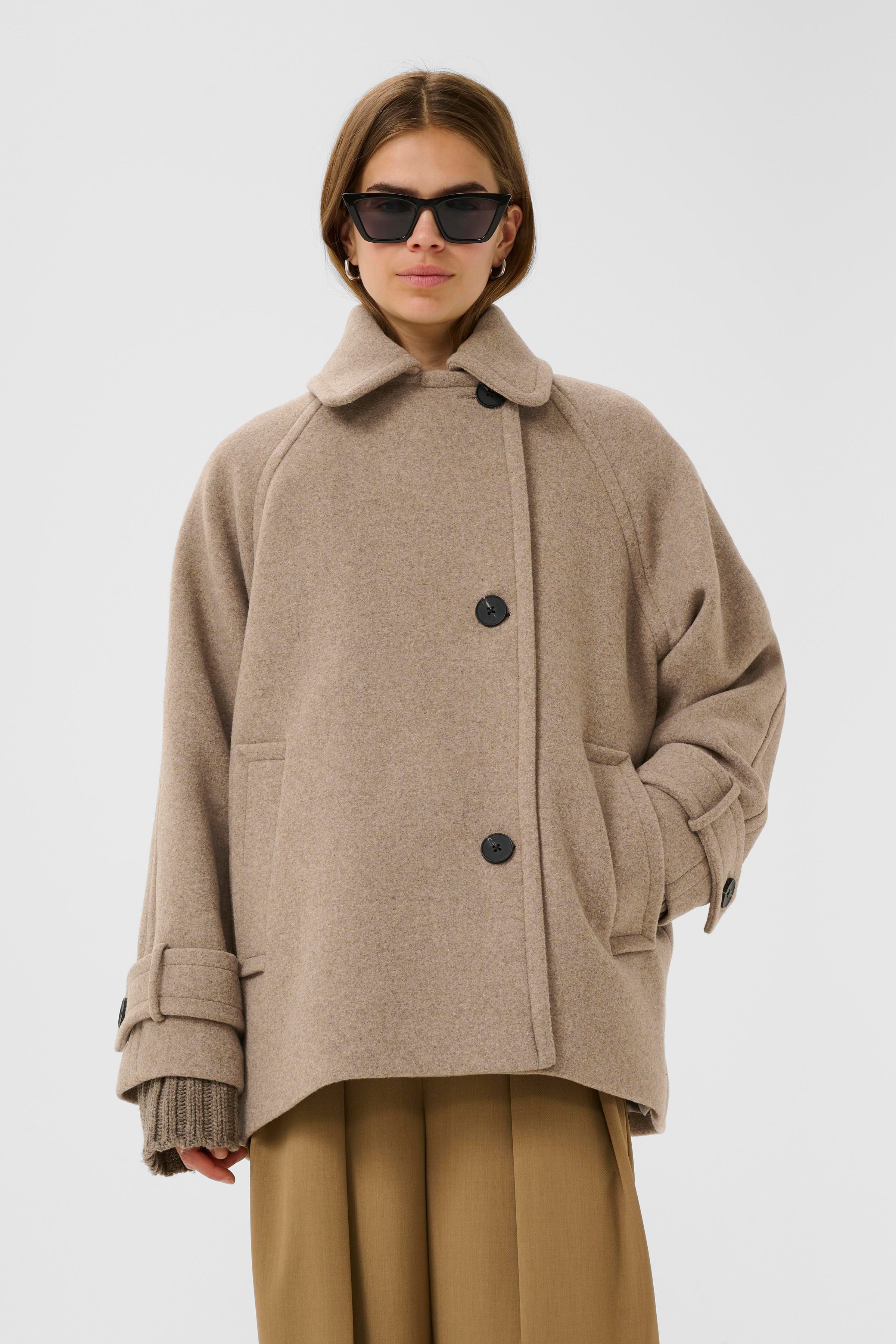 Thora Outerwear LOOKBOOK FRONT 30111082-1813041