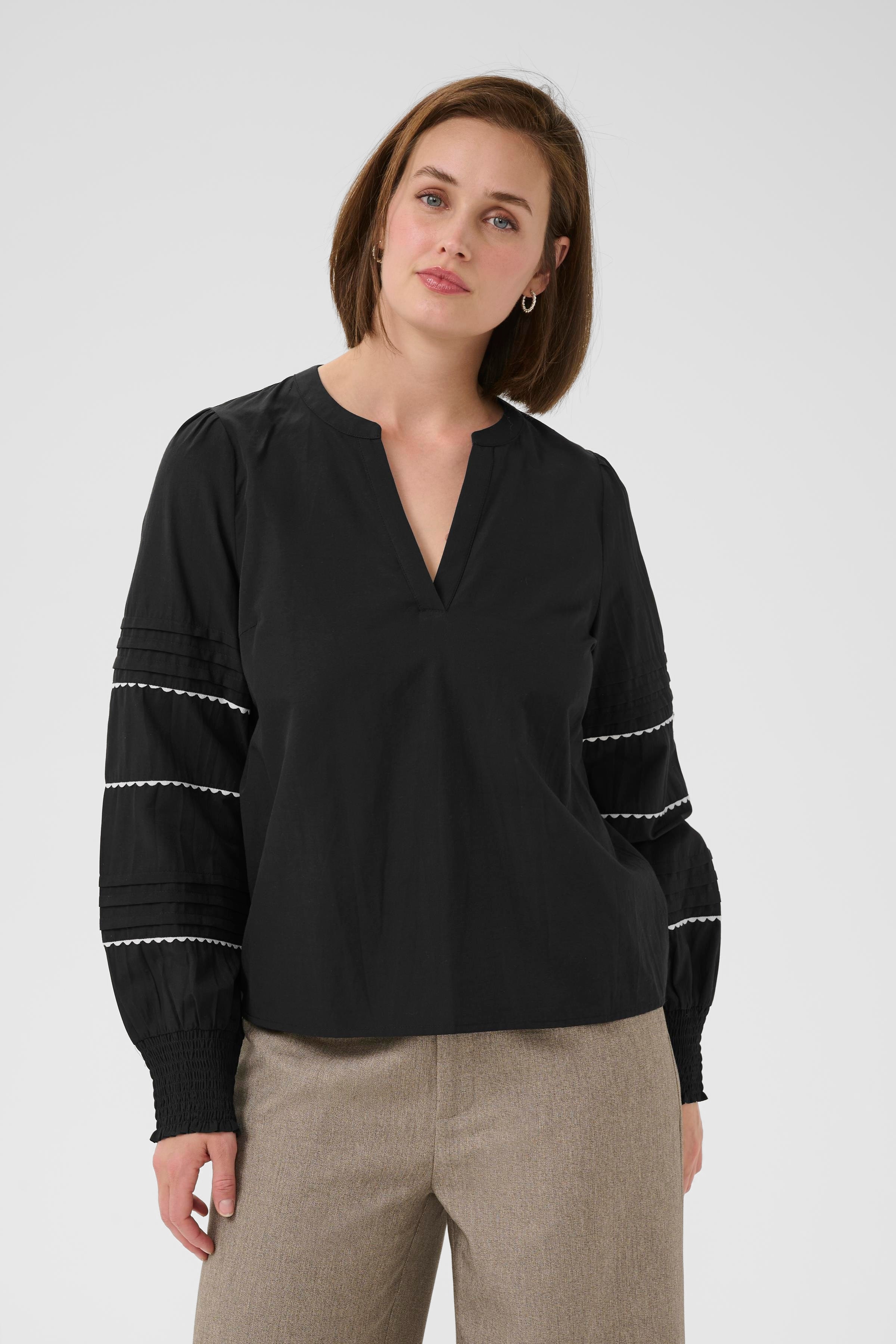 KAapril Blouse LOOKBOOK FRONT 10510264-100121