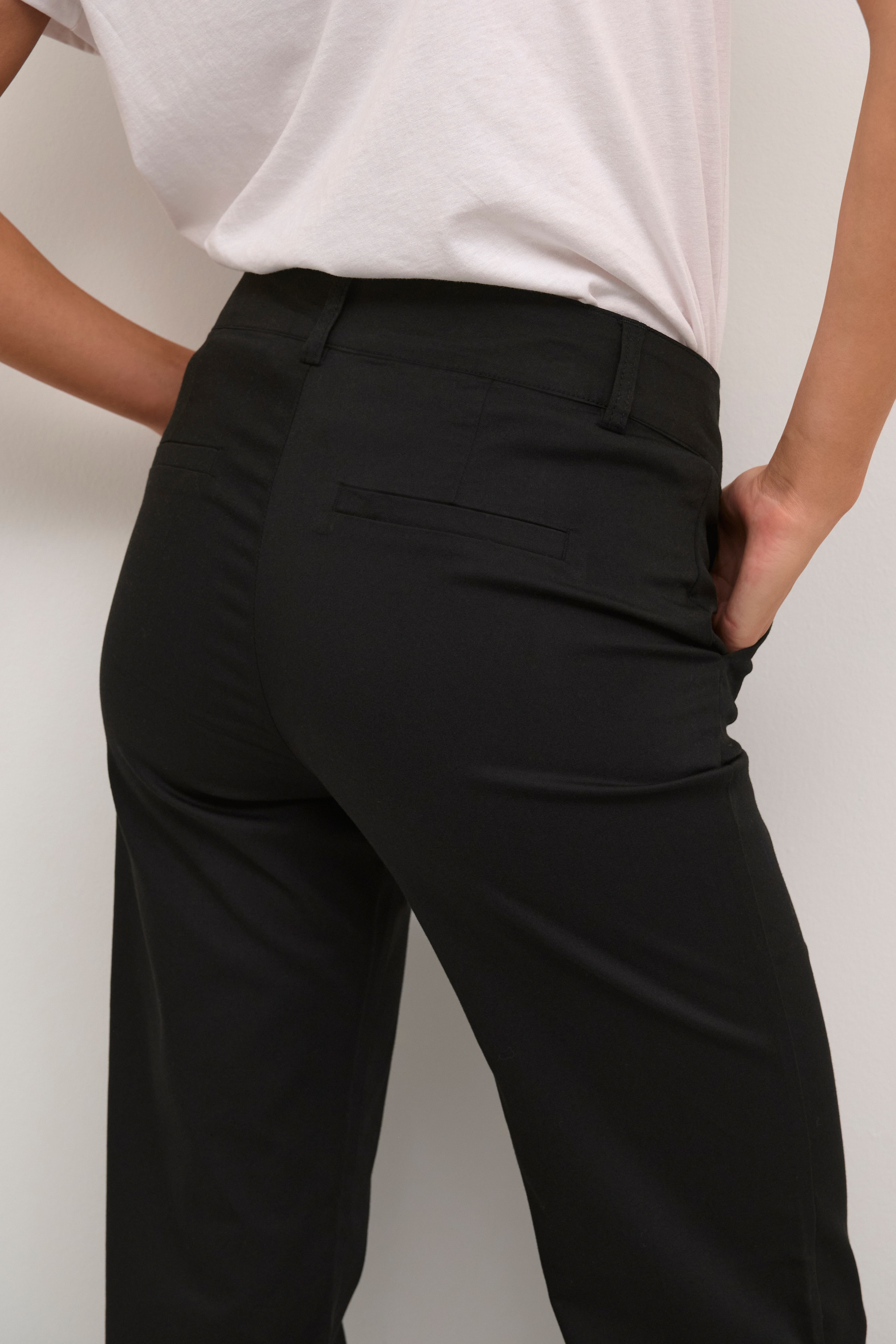 KAlea Trousers LOOKBOOK DETAIL 10508112-100121