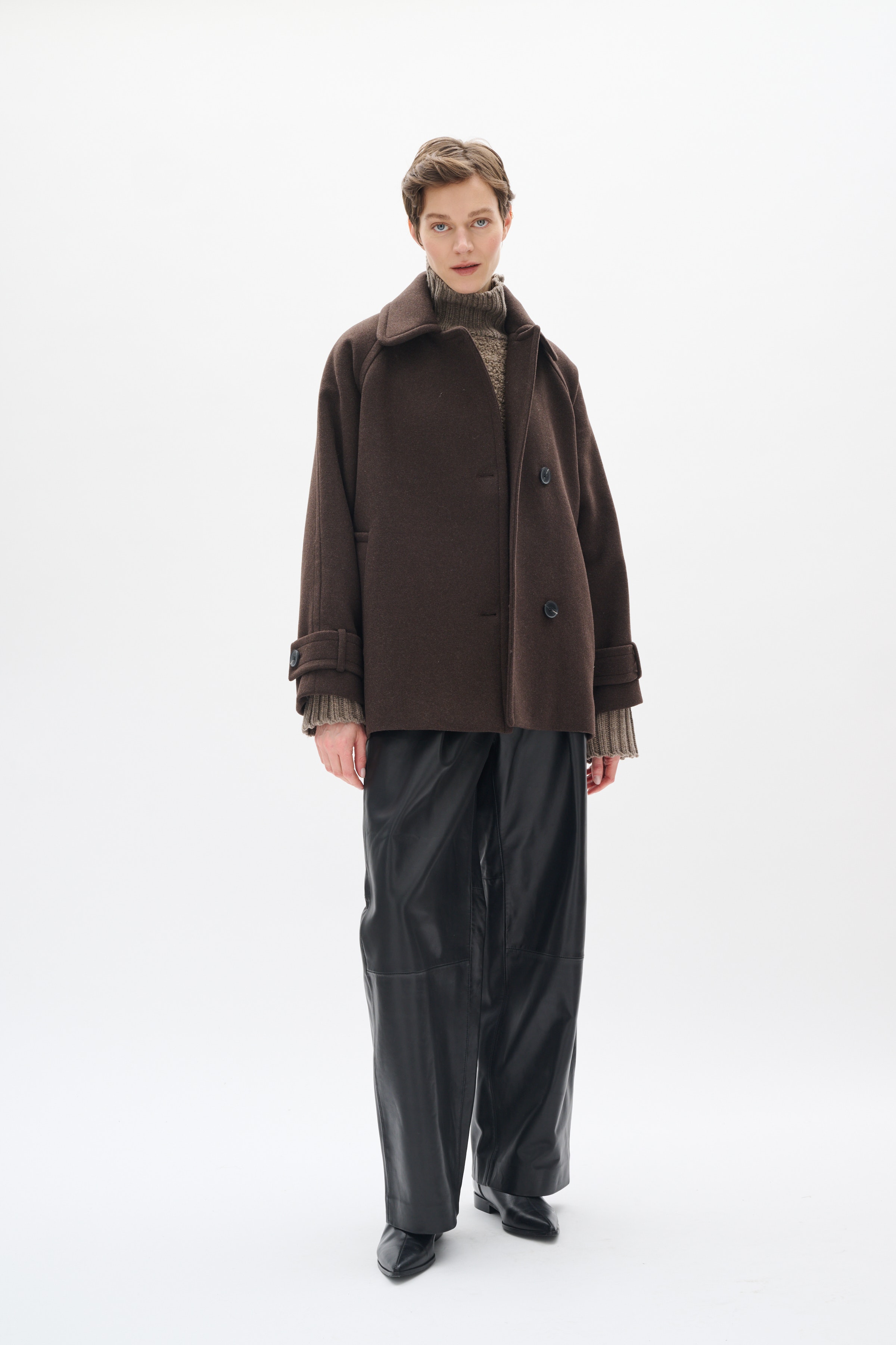 Thora Outerwear LOOKBOOK FRONT 30111082-191109
