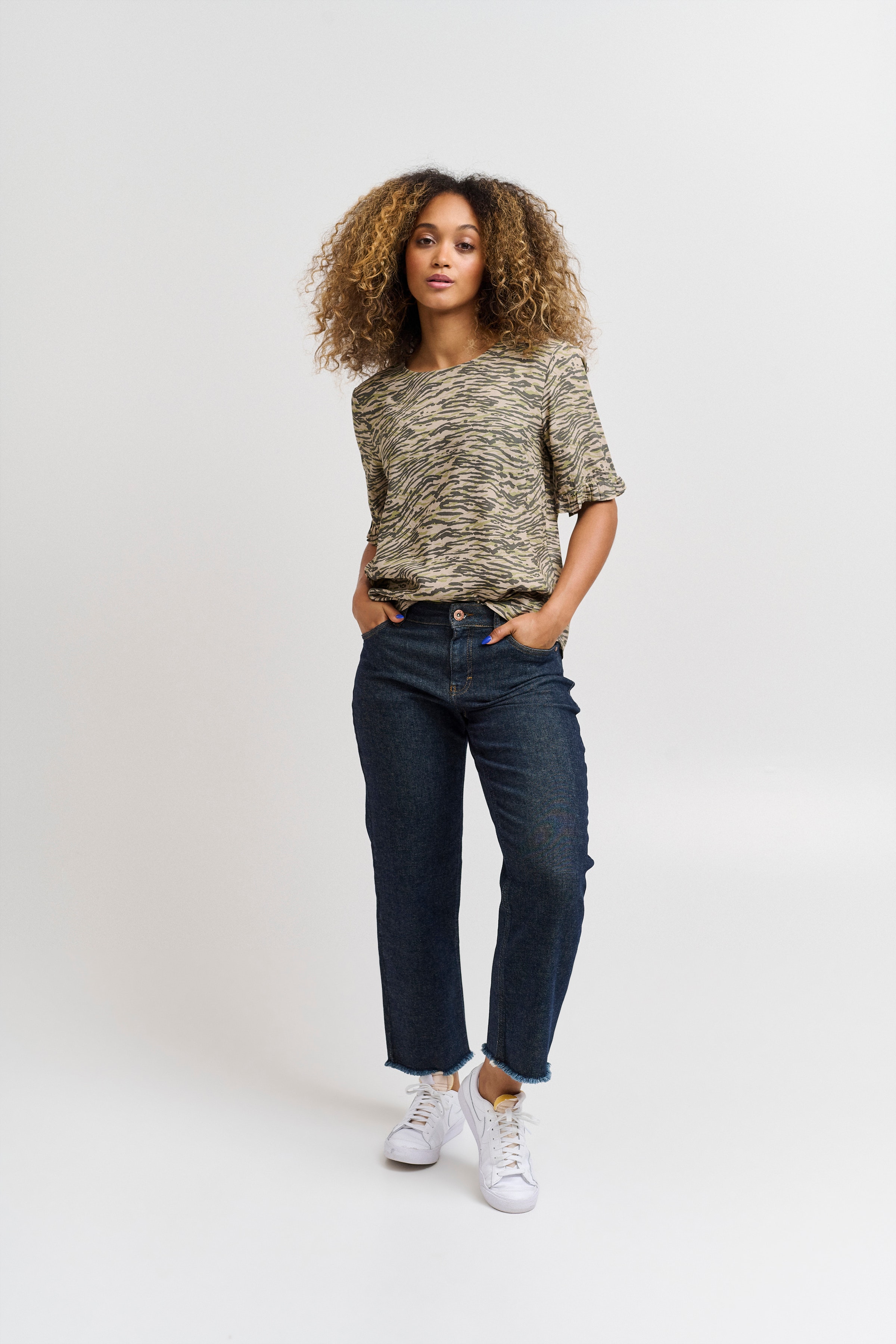 Blouse with short sleeve LOOKBOOK FRONT 50206456-201106