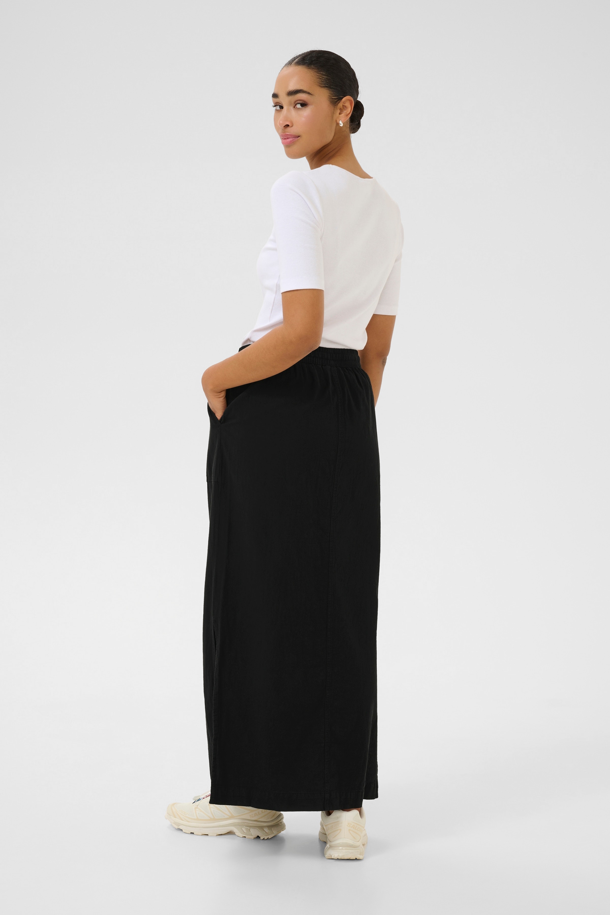 KAnaya Skirt LOOKBOOK BACK 10509504-100121