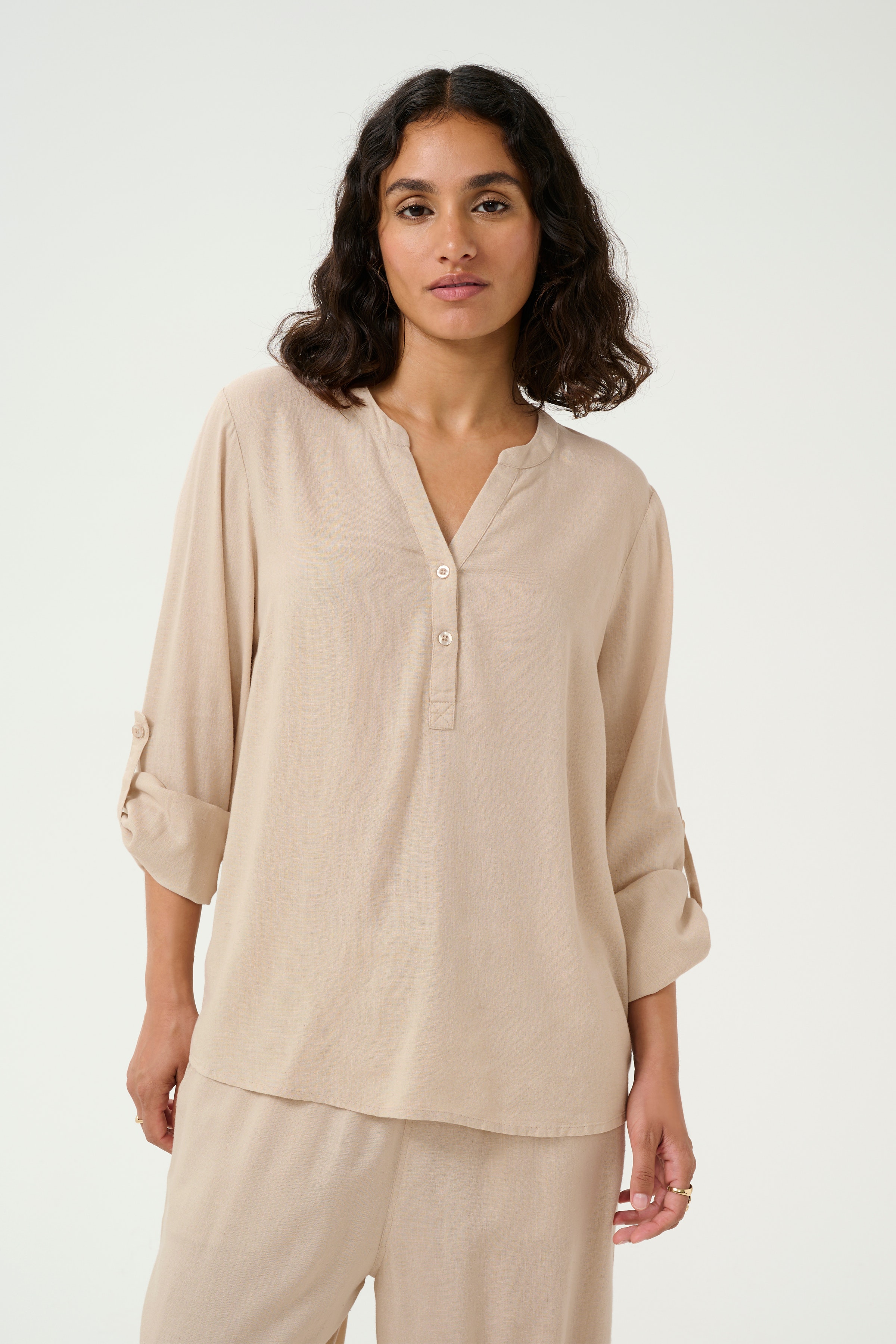 KAmilia Linen blouse LOOKBOOK FRONT 10508313-151305