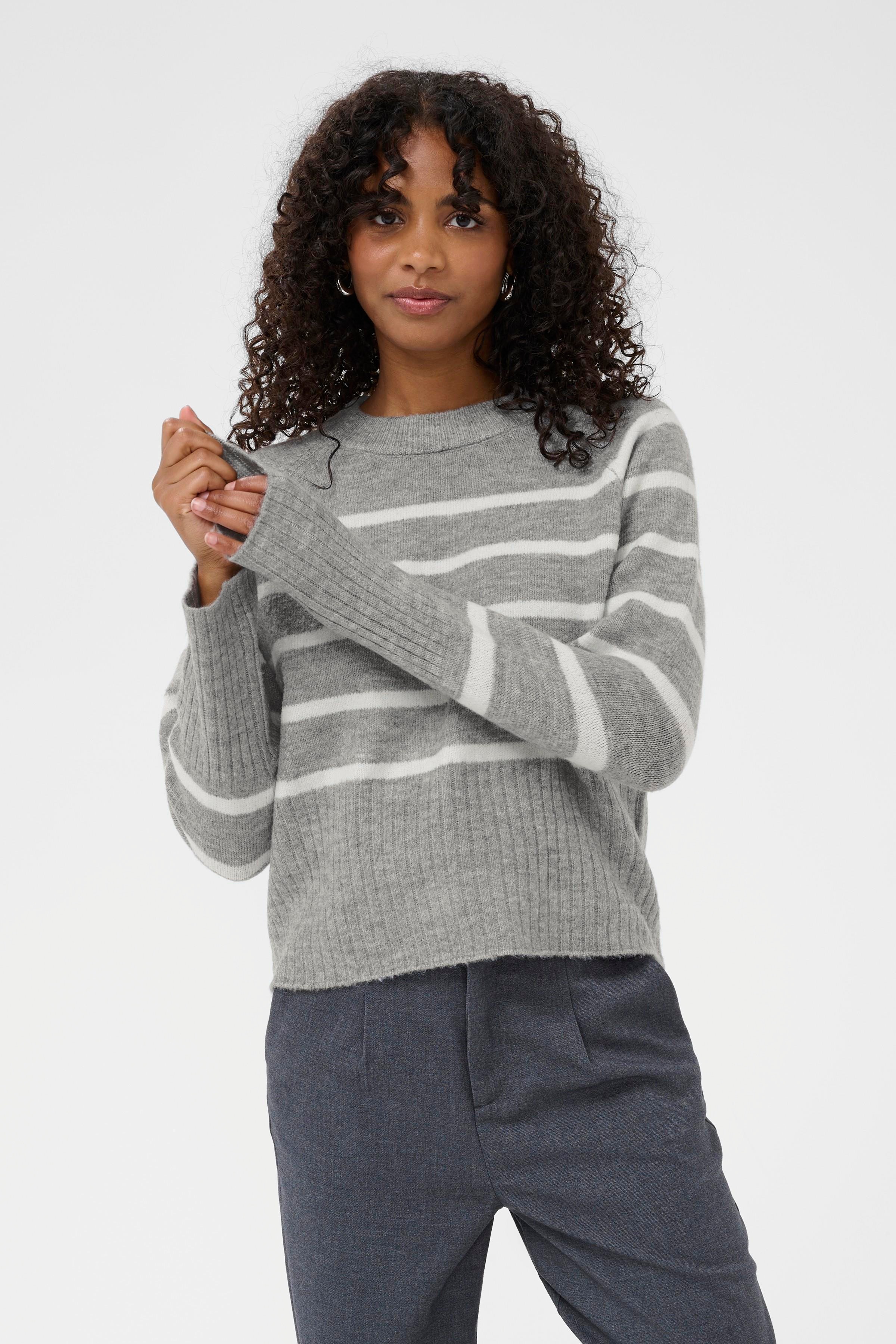 KAerin Pullover LOOKBOOK FRONT 10510939-108599