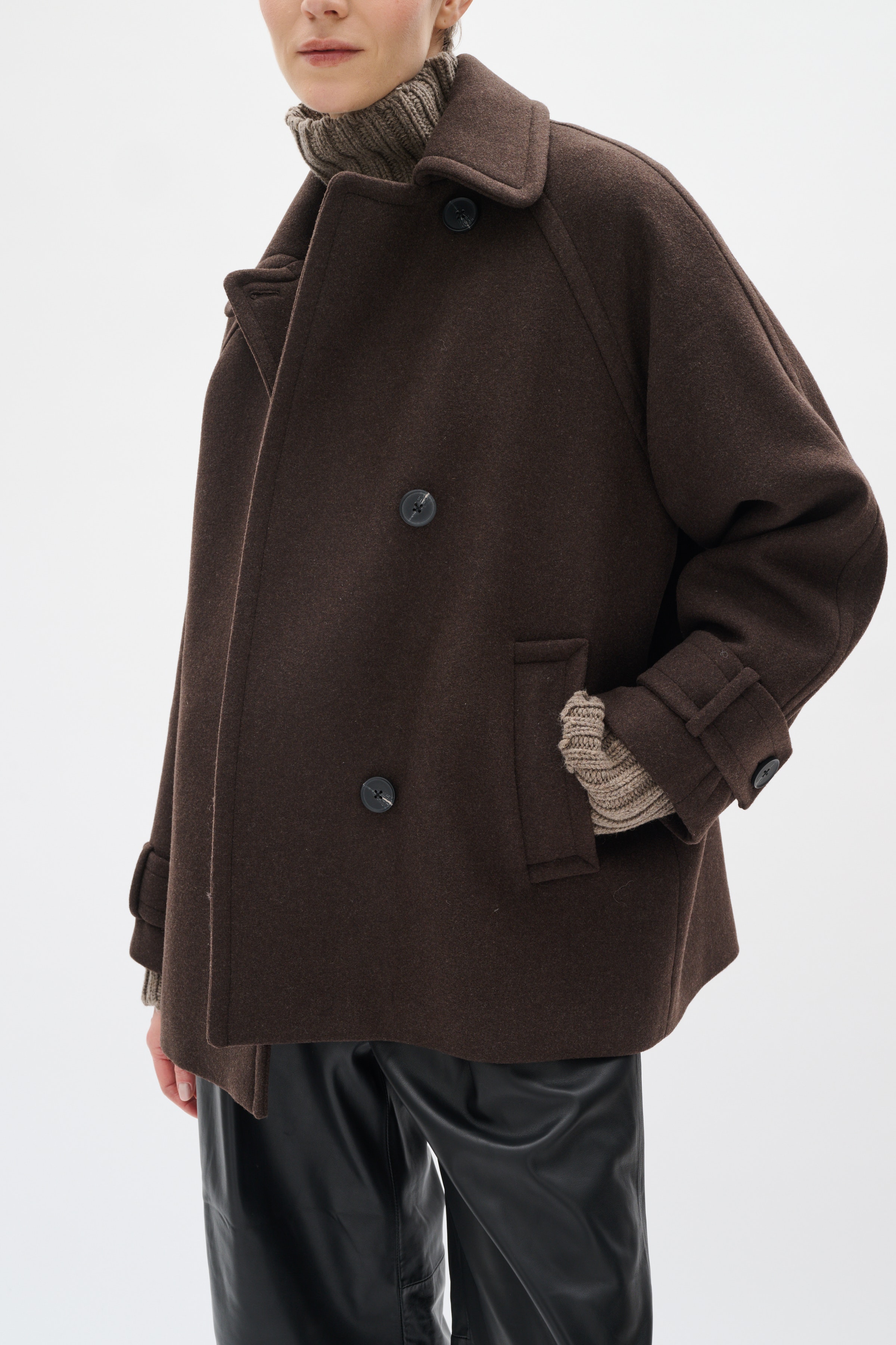 Thora Outerwear LOOKBOOK FRONT 30111082-191109