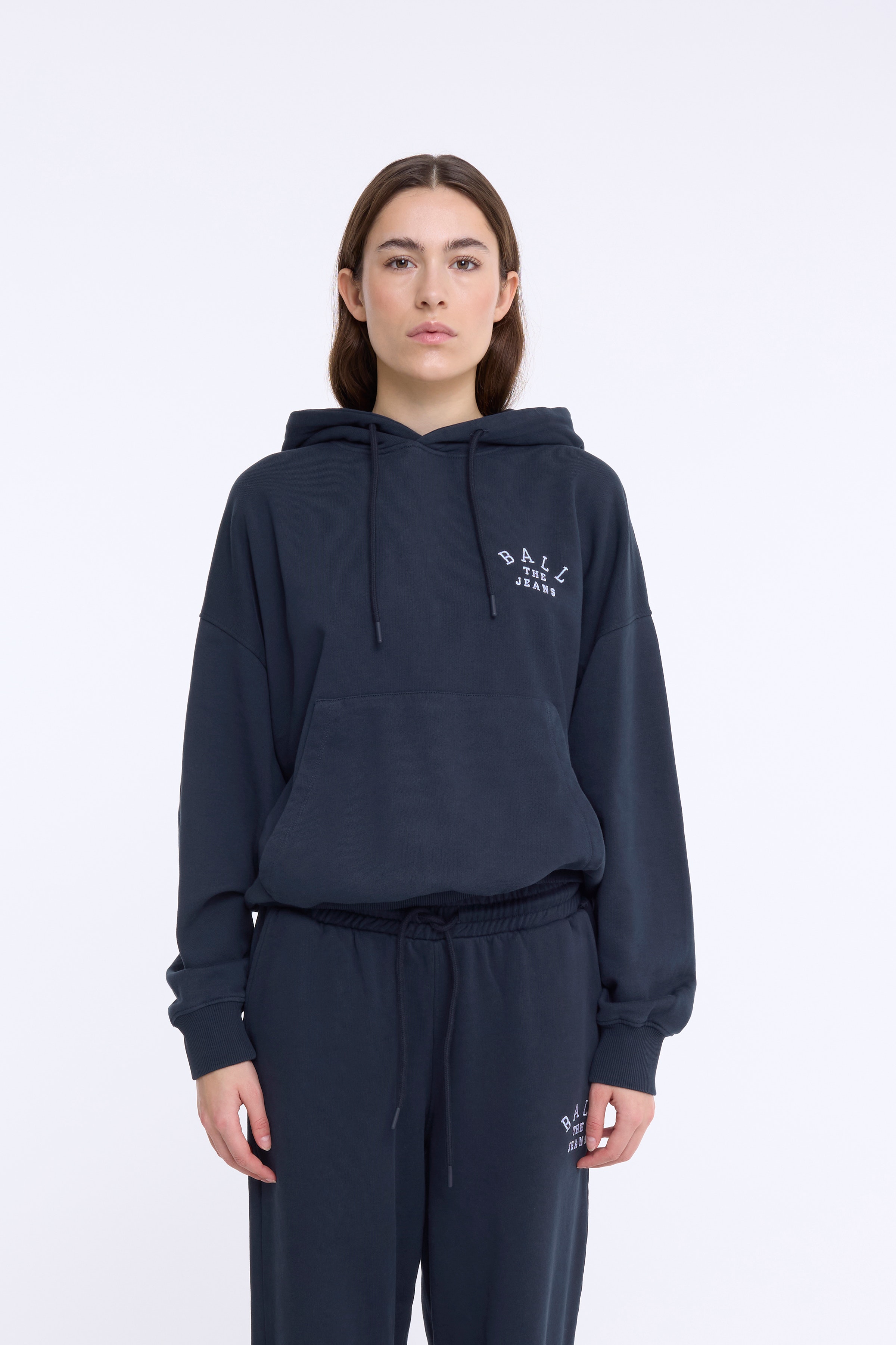 BASAVONA Sweatshirt LOOKBOOK FRONT 50405150-193922