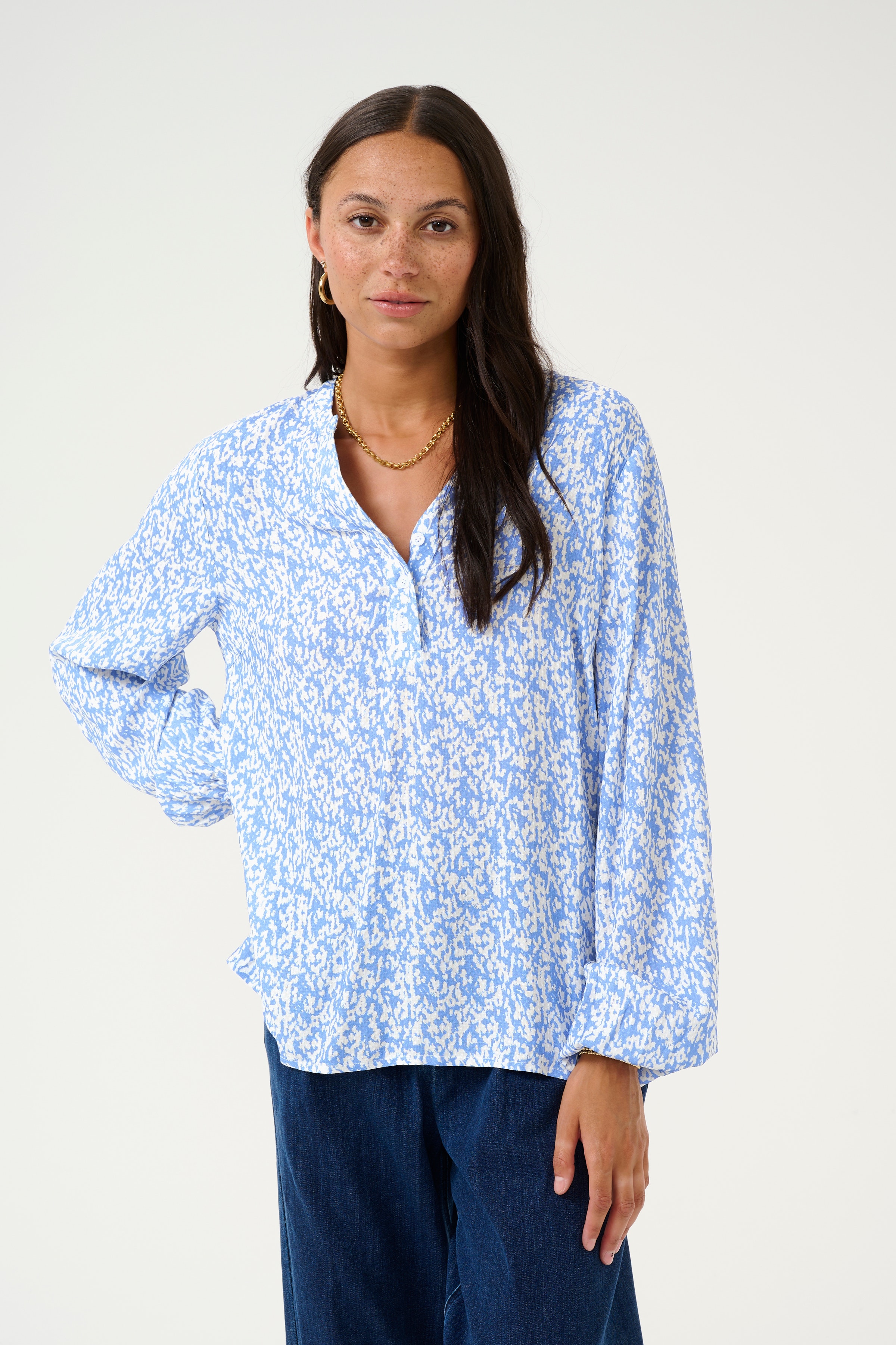 KAmathilde Blouse LOOKBOOK FRONT 10509471-106918